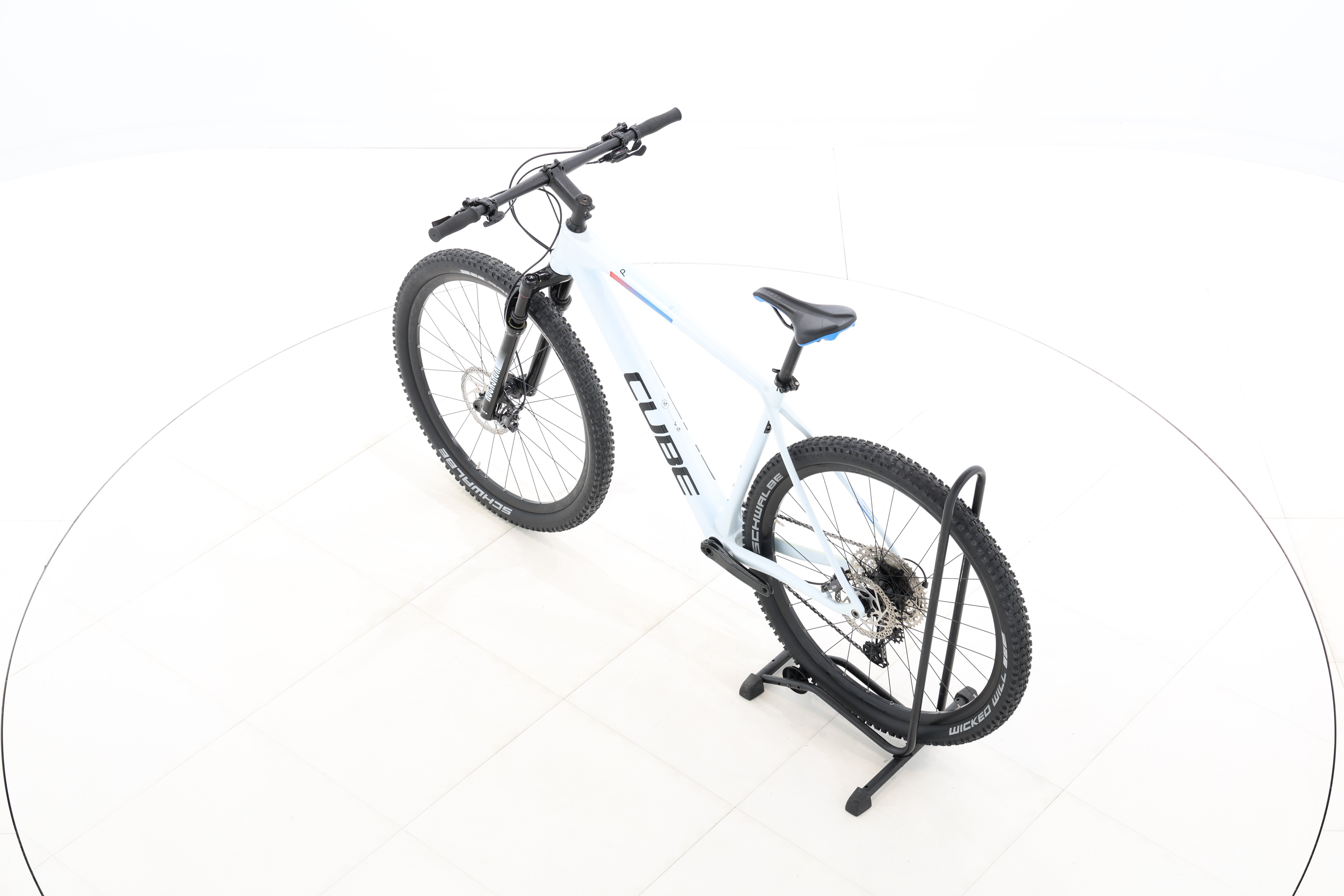 bc827926-8f45-4a5e-b04c-fe5181b8e701