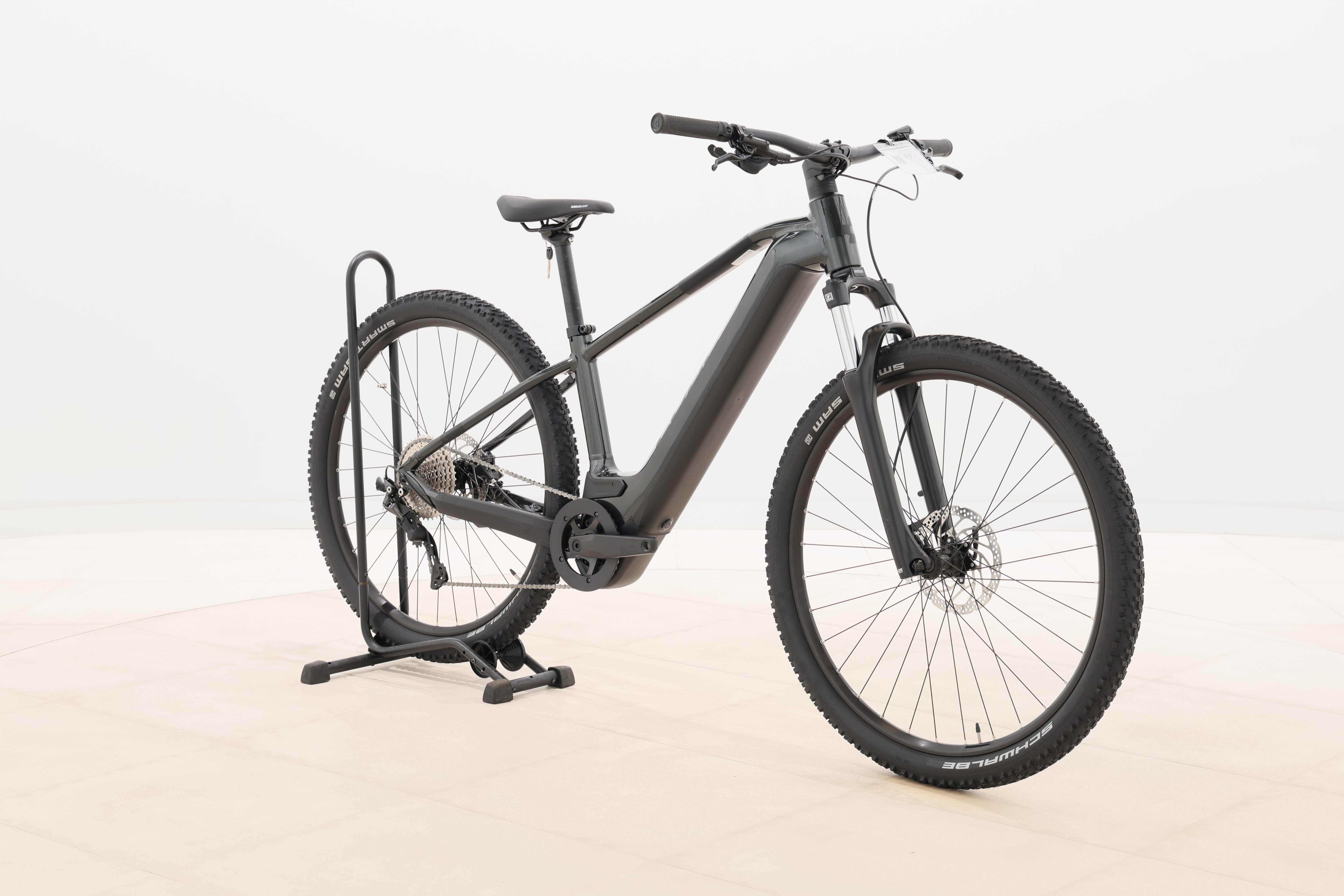 f475e6ee-1cef-4251-b96c-2935b726d4f8