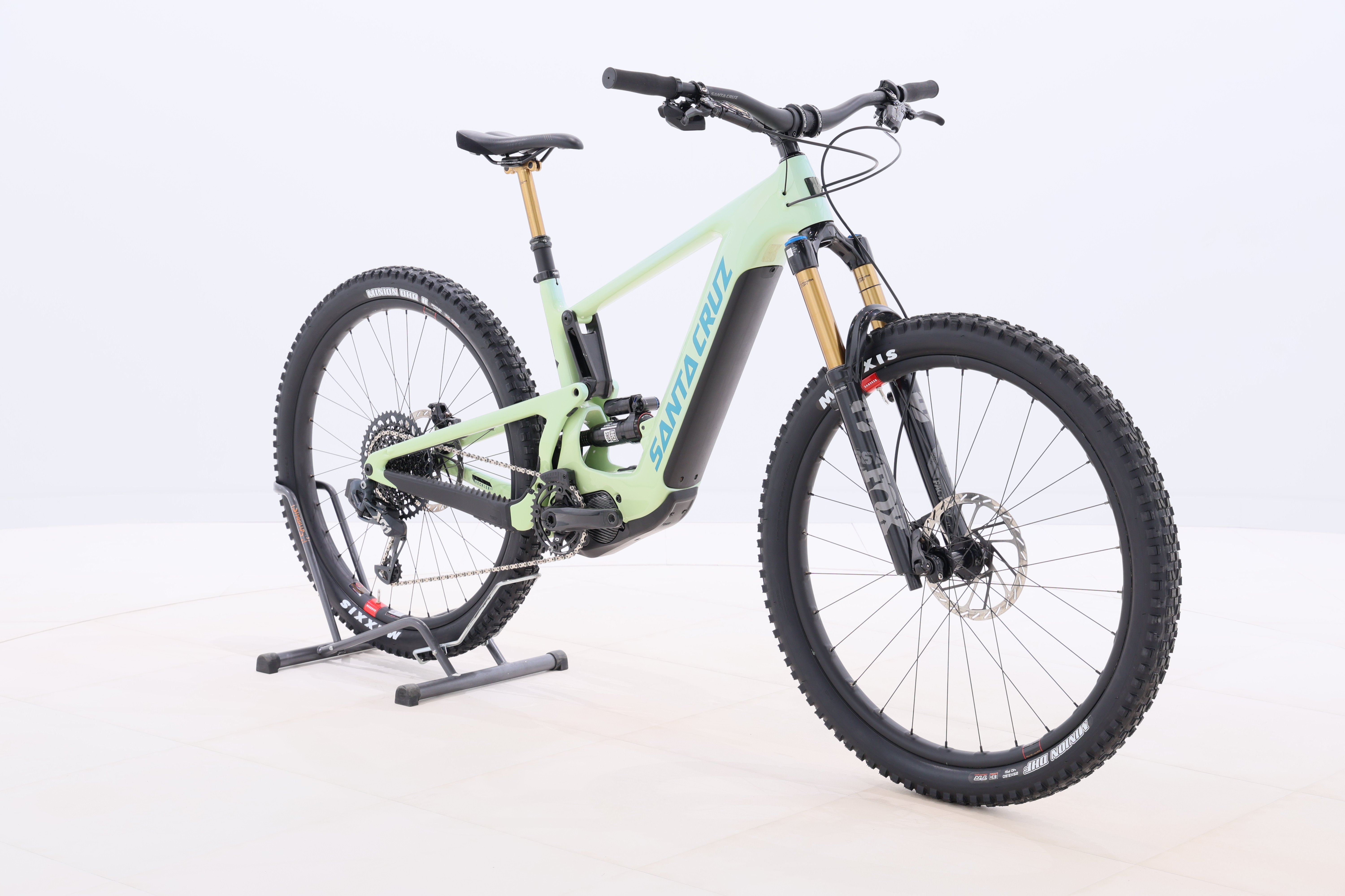 c8a5d781-b180-42ff-8a09-84d3701cd8b0