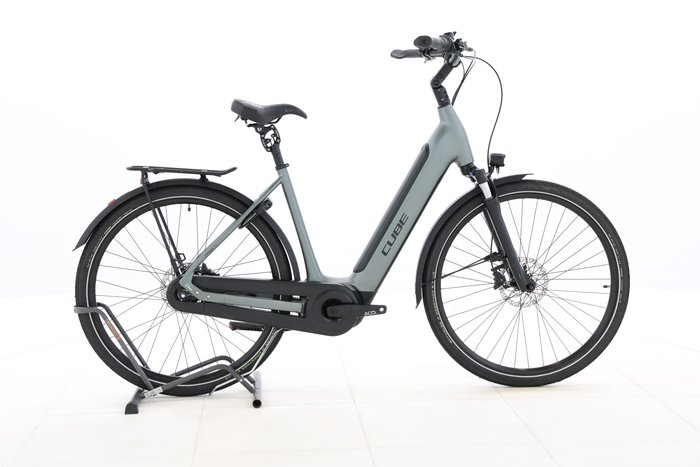 Cube SUPREME HYBRID PRO 625 2023