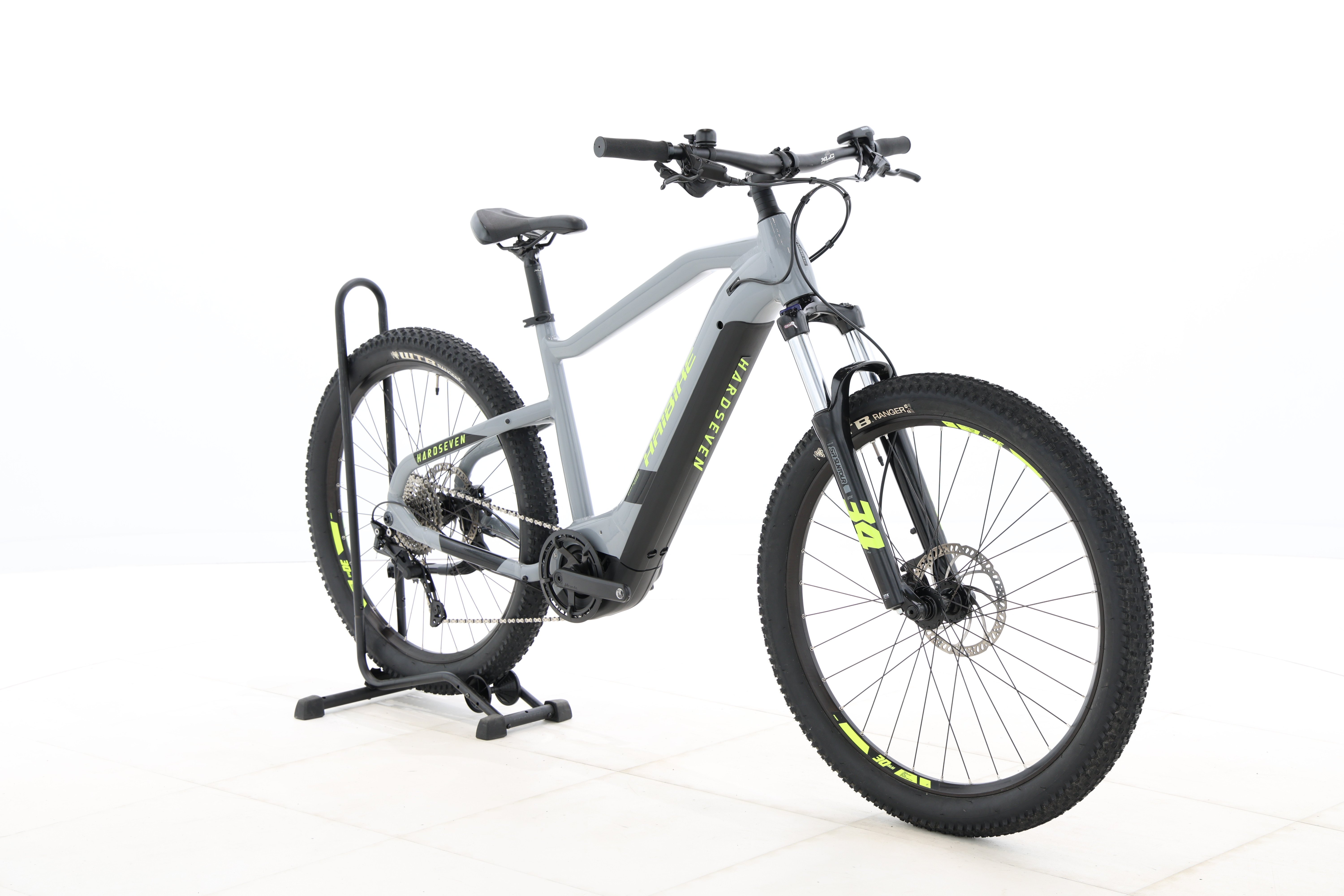 694ad9a2-97b4-4e3a-ba6d-f367c7dd490a