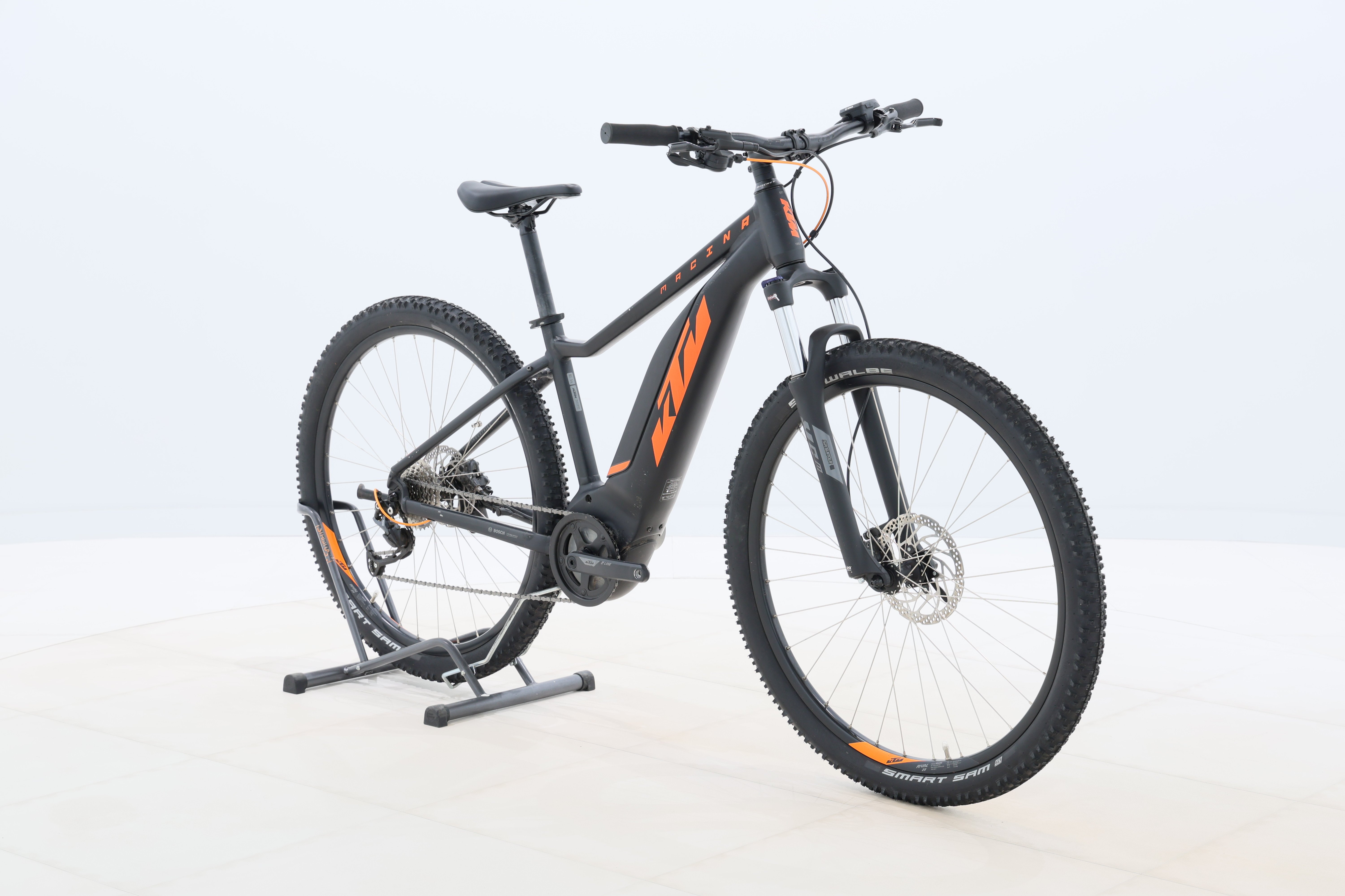 94a0c8f8-51f0-4b62-a2b3-a6fa5e71ac61