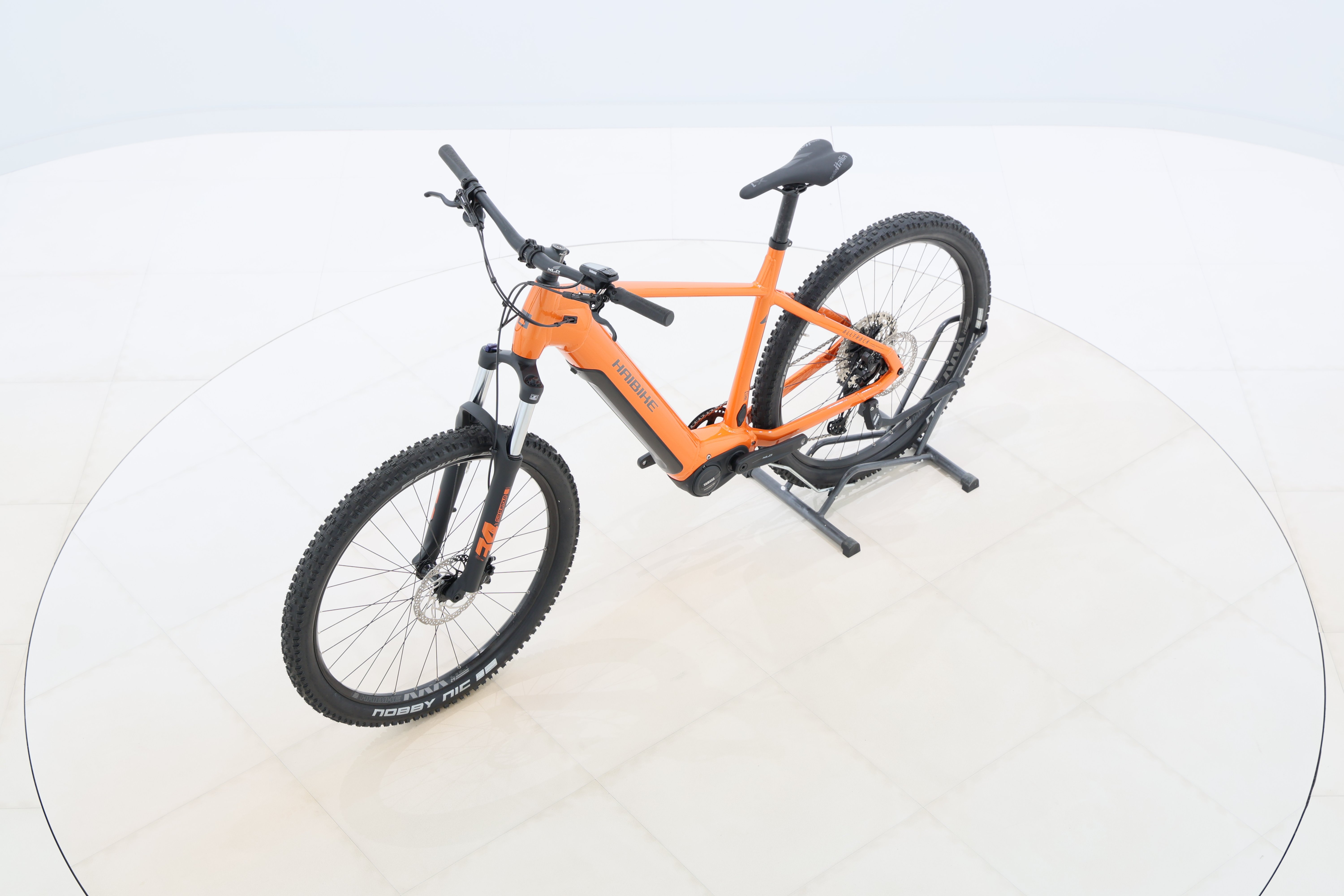 b6fb3723-b52c-41e1-b4bc-8b7b4fa6a46a