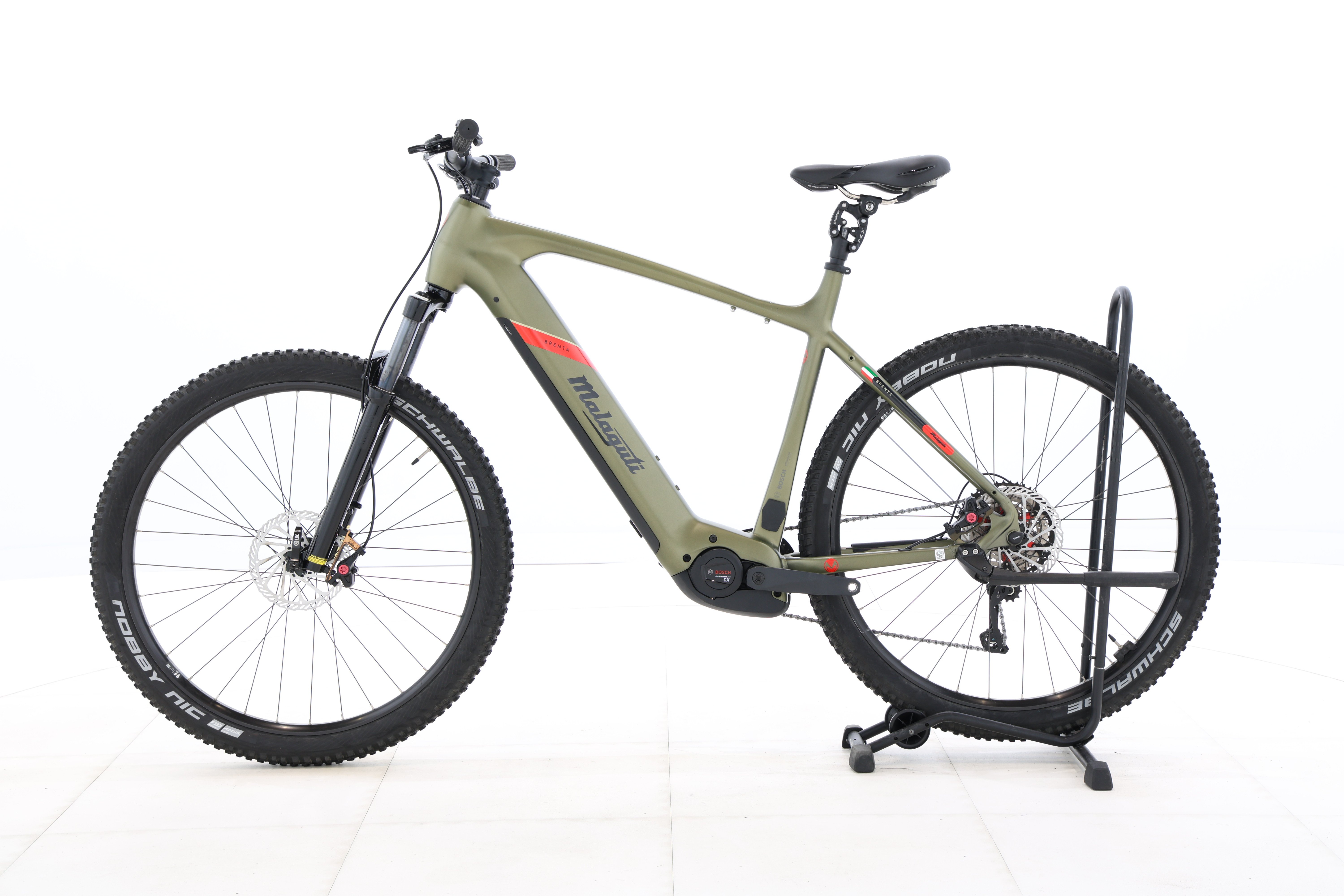 fb038597-181f-4d9e-a584-32609d32e85e