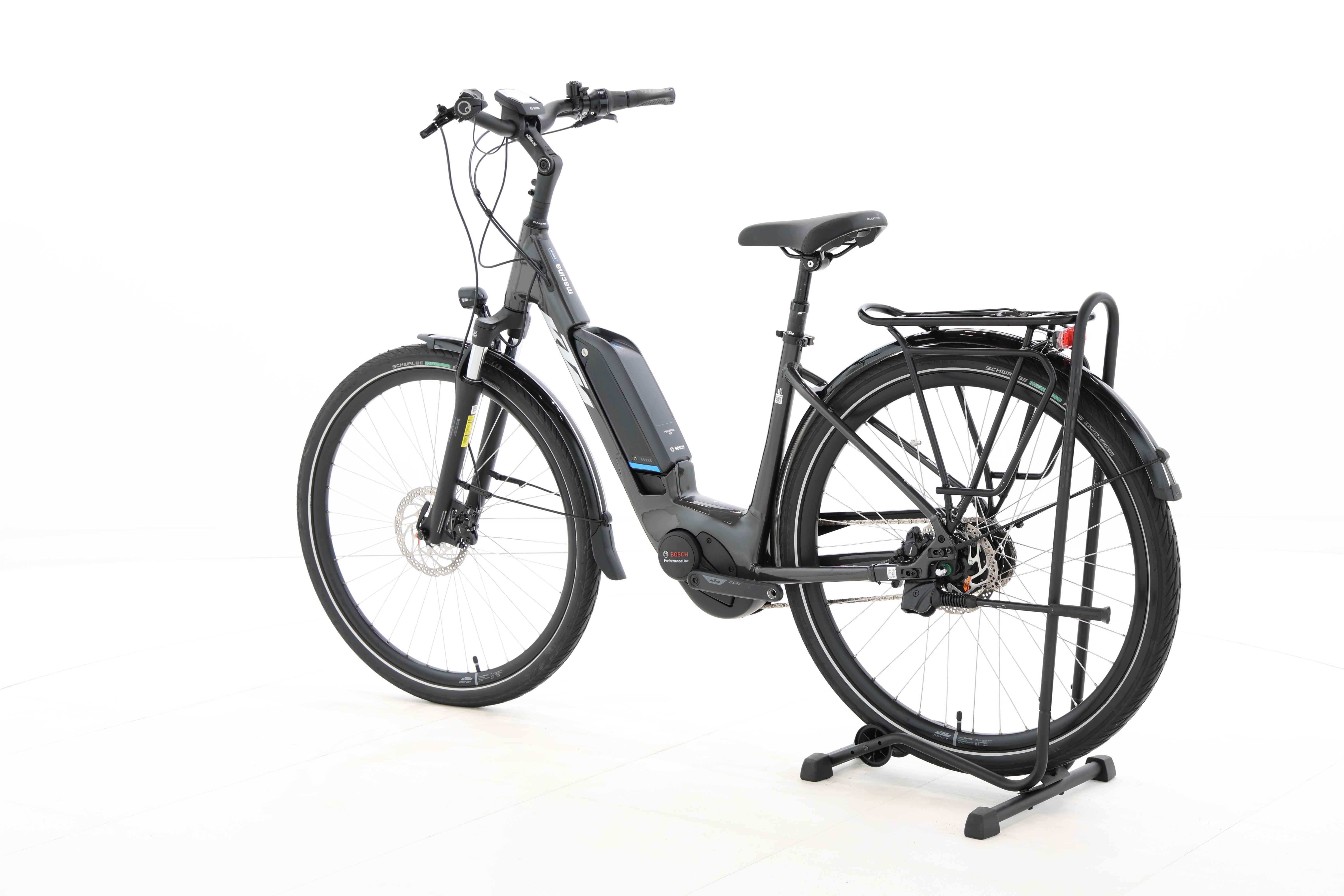 d876d946-ca43-46d2-9096-d4935d2e8171