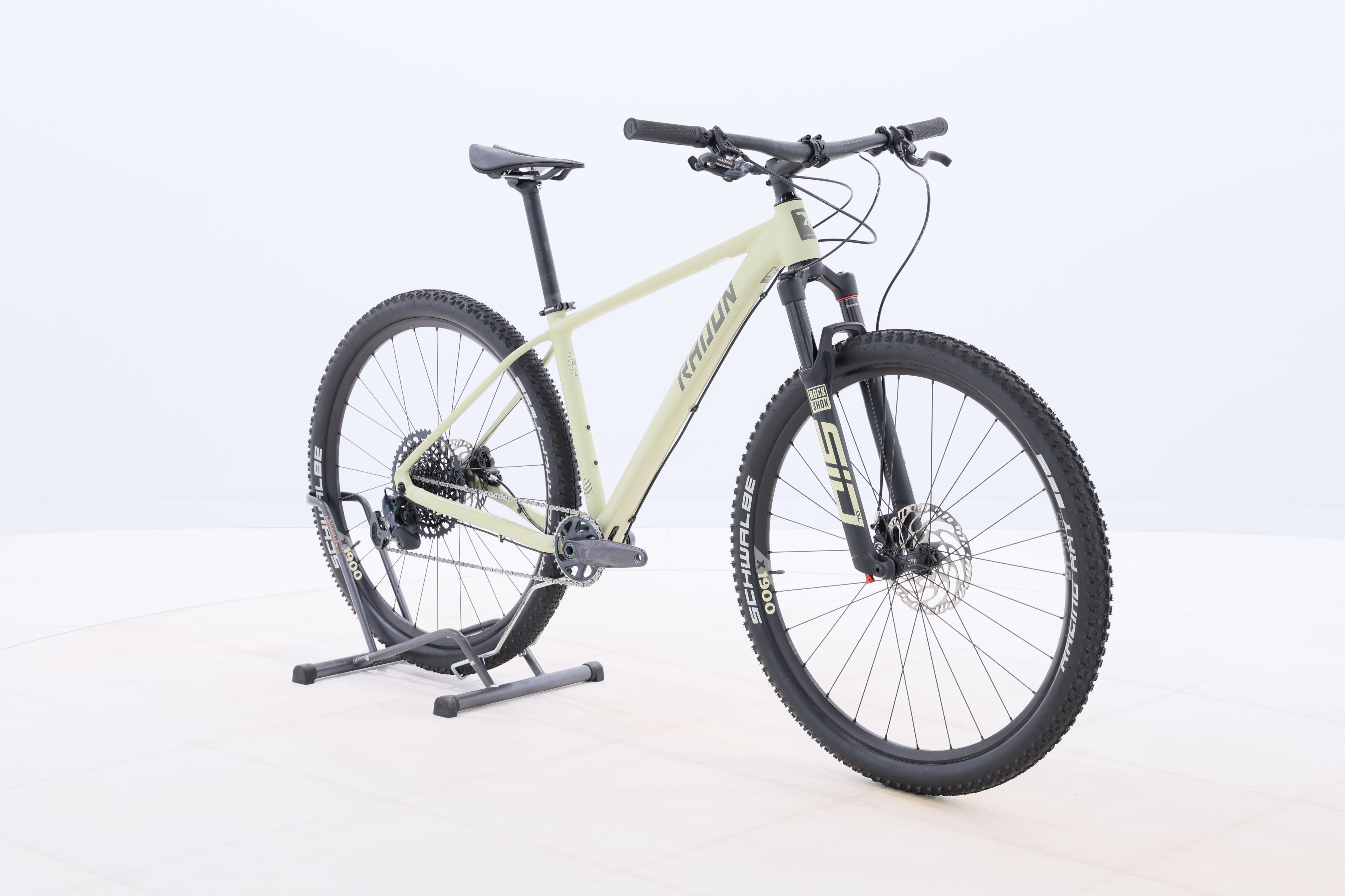 a74ec87e-1636-4c59-87eb-57d24f374d5a