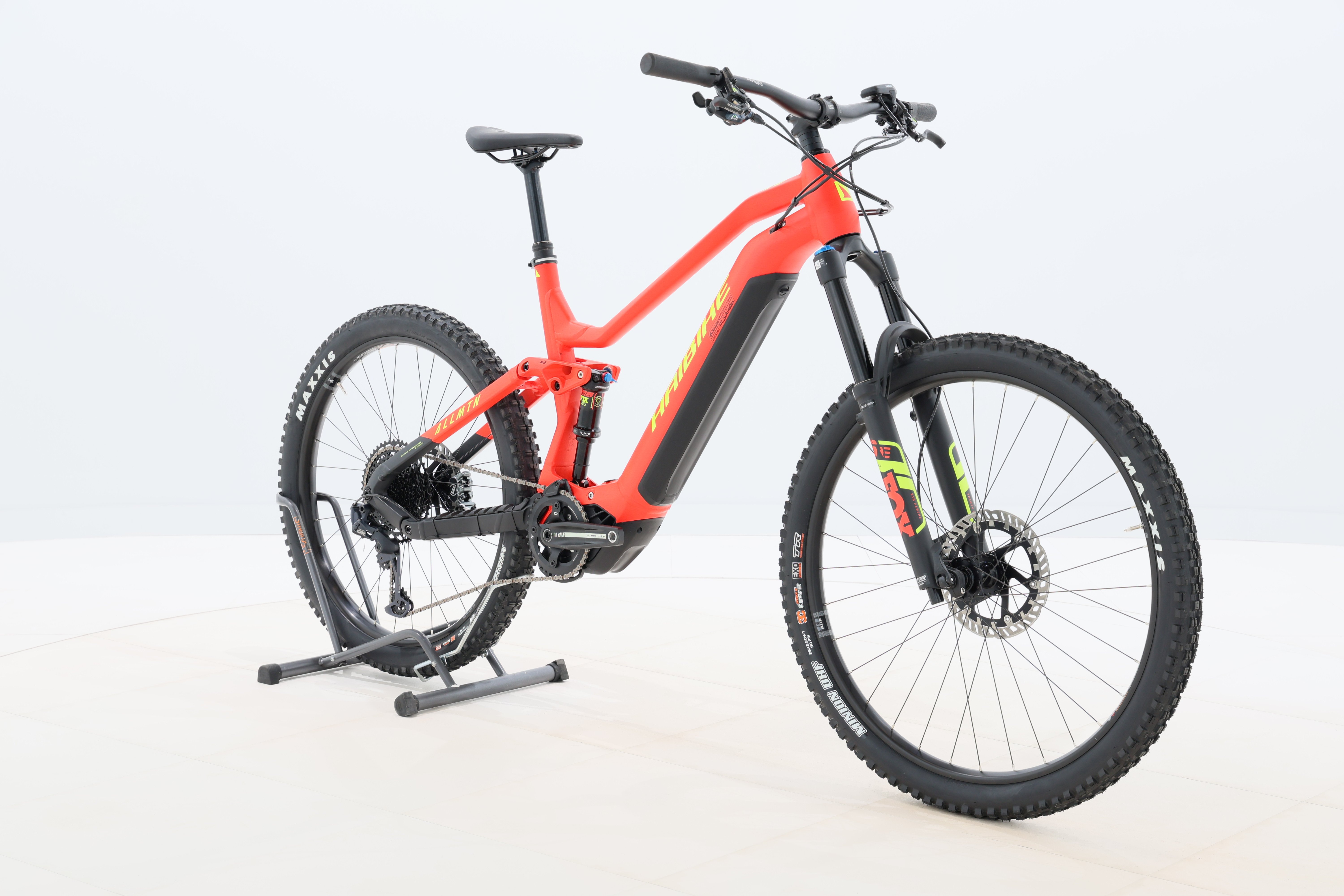 8fbf89b4-62a2-4fd6-b73e-22b03d46e086