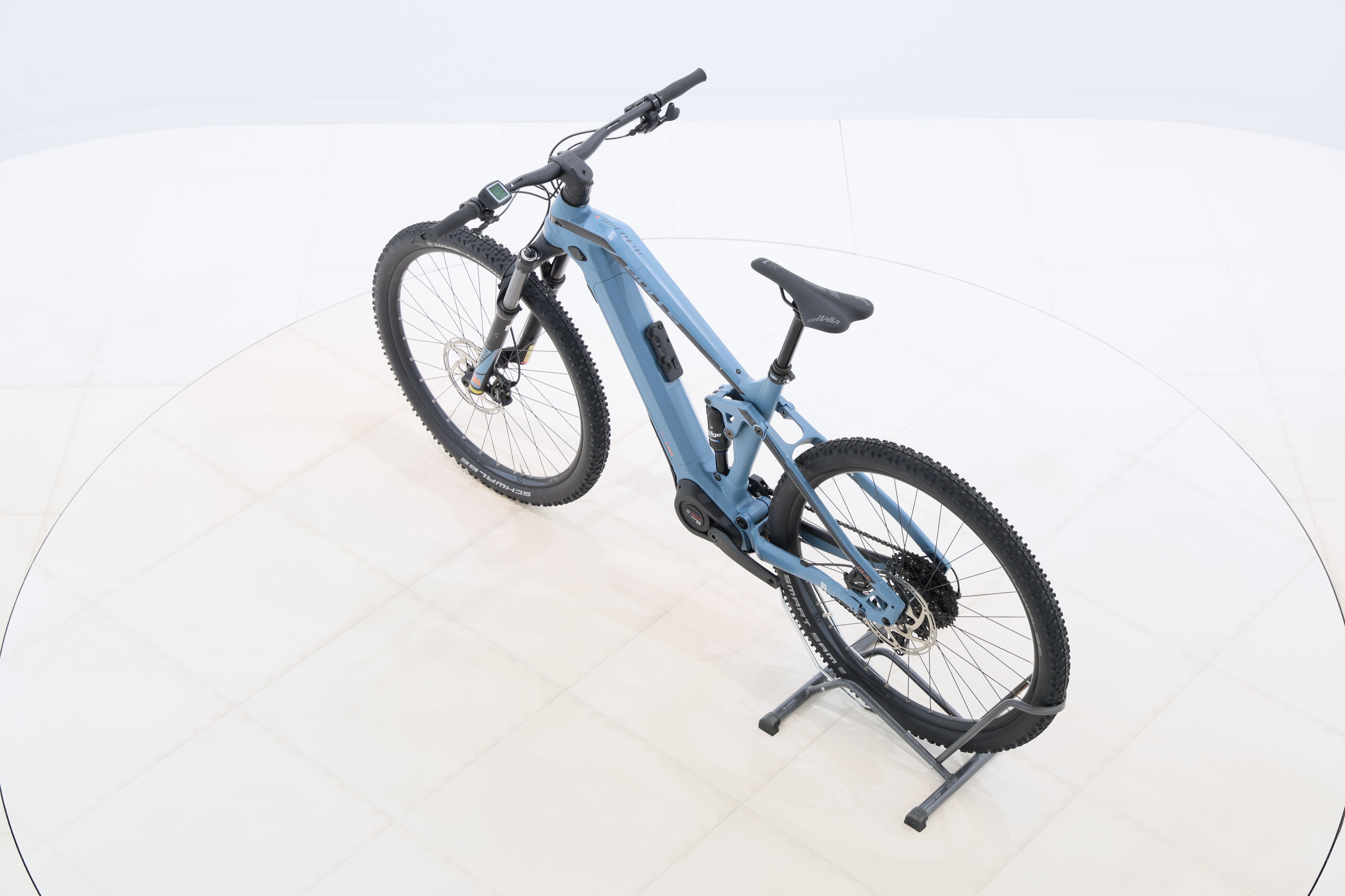 b198c4b6-76ba-440f-be04-2fe2954c3f6a