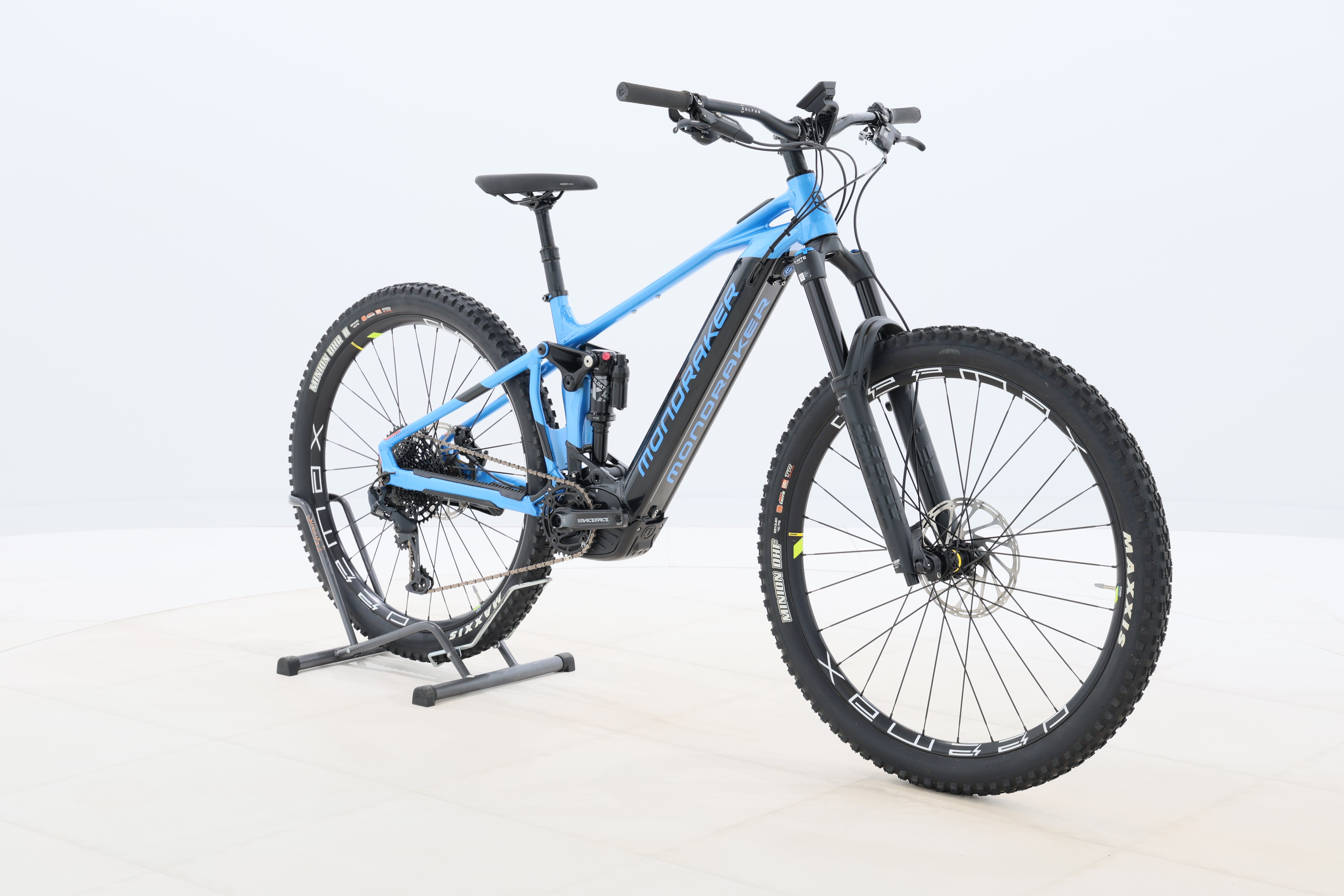 f1b96b0f-a420-452a-9b0a-493e4d71d25b