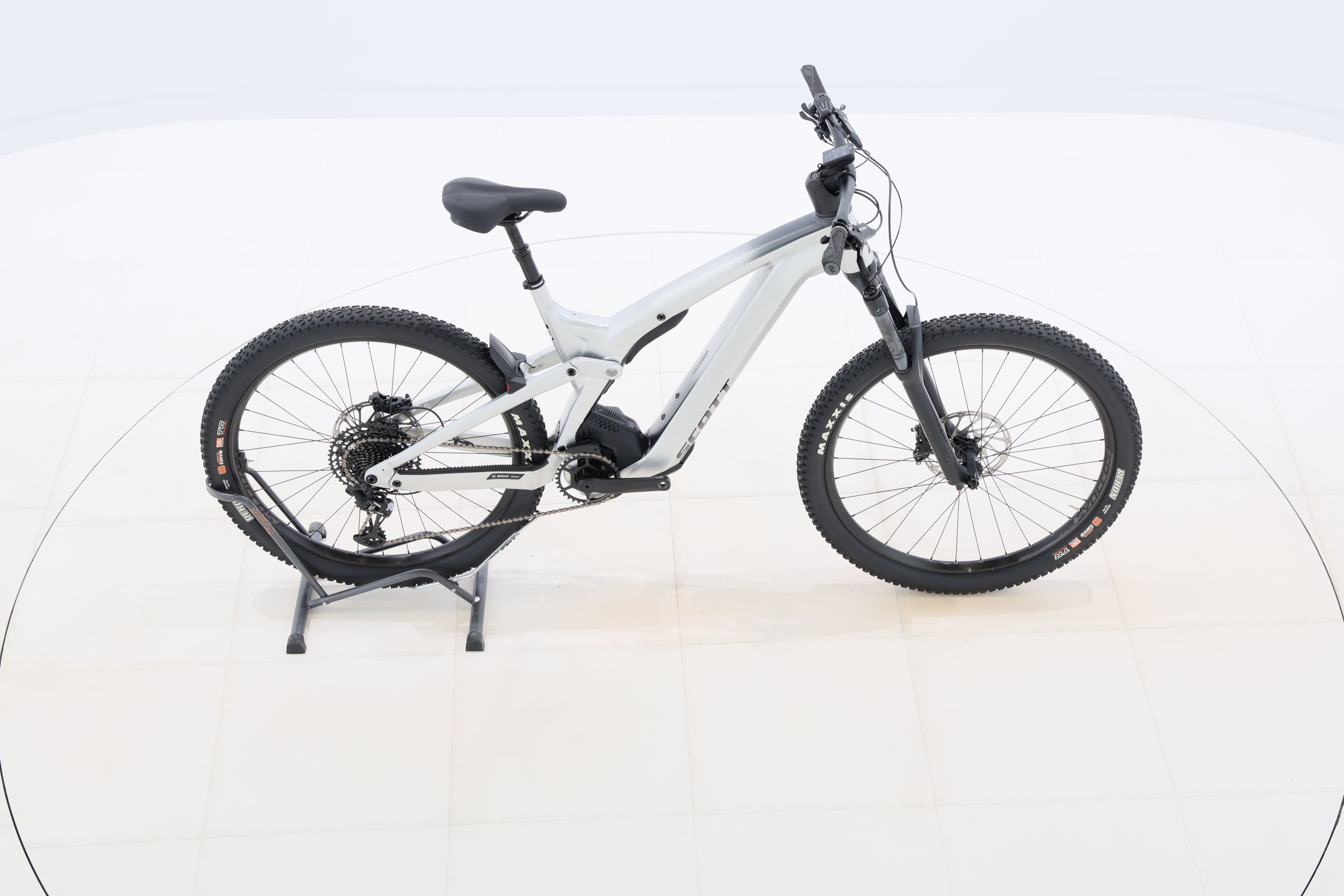 e2fb46ec-f9bf-4e79-9d75-ec4aacf7a6fc