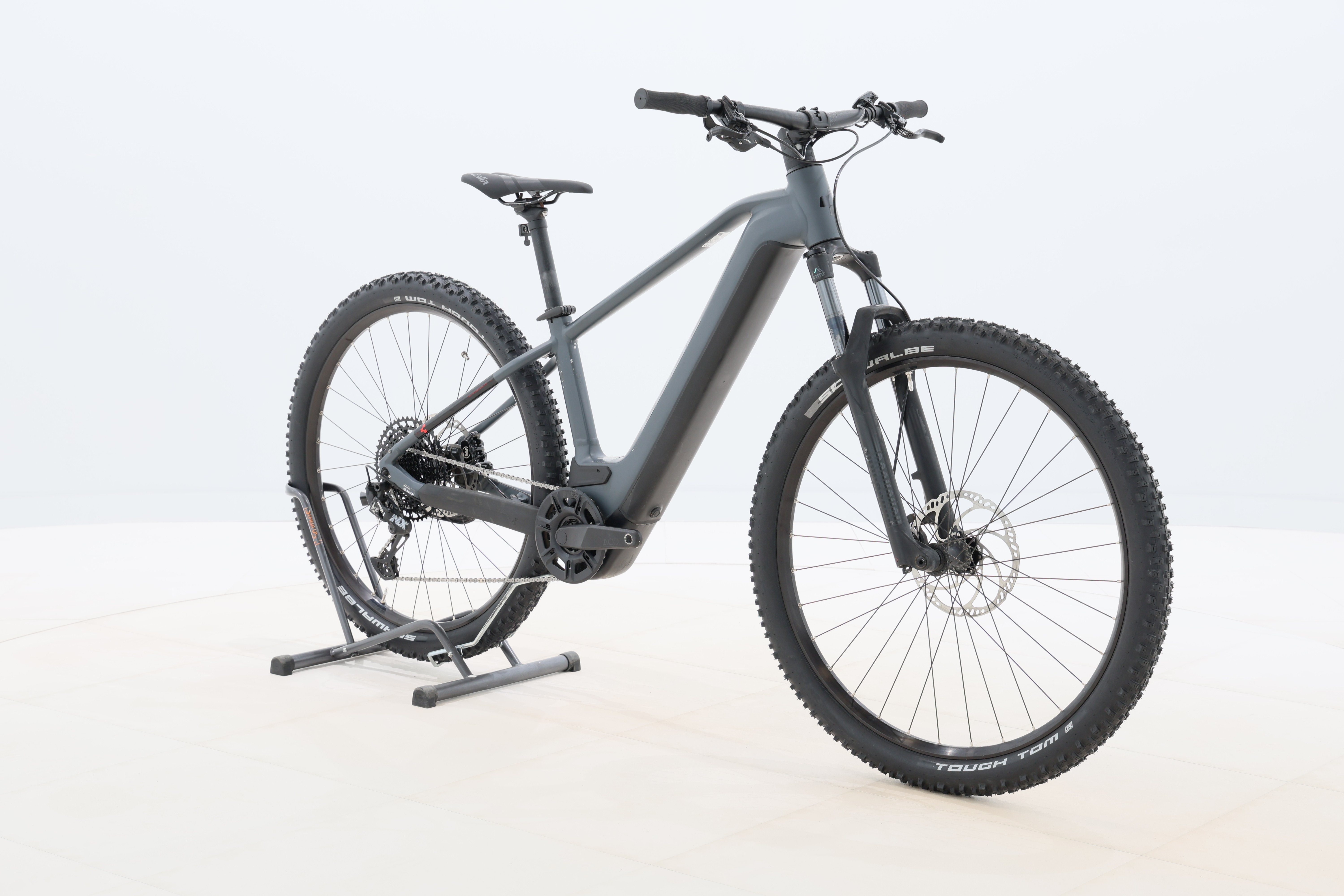 8fe2e62e-b5c2-4307-b1a0-cc4369aae25f