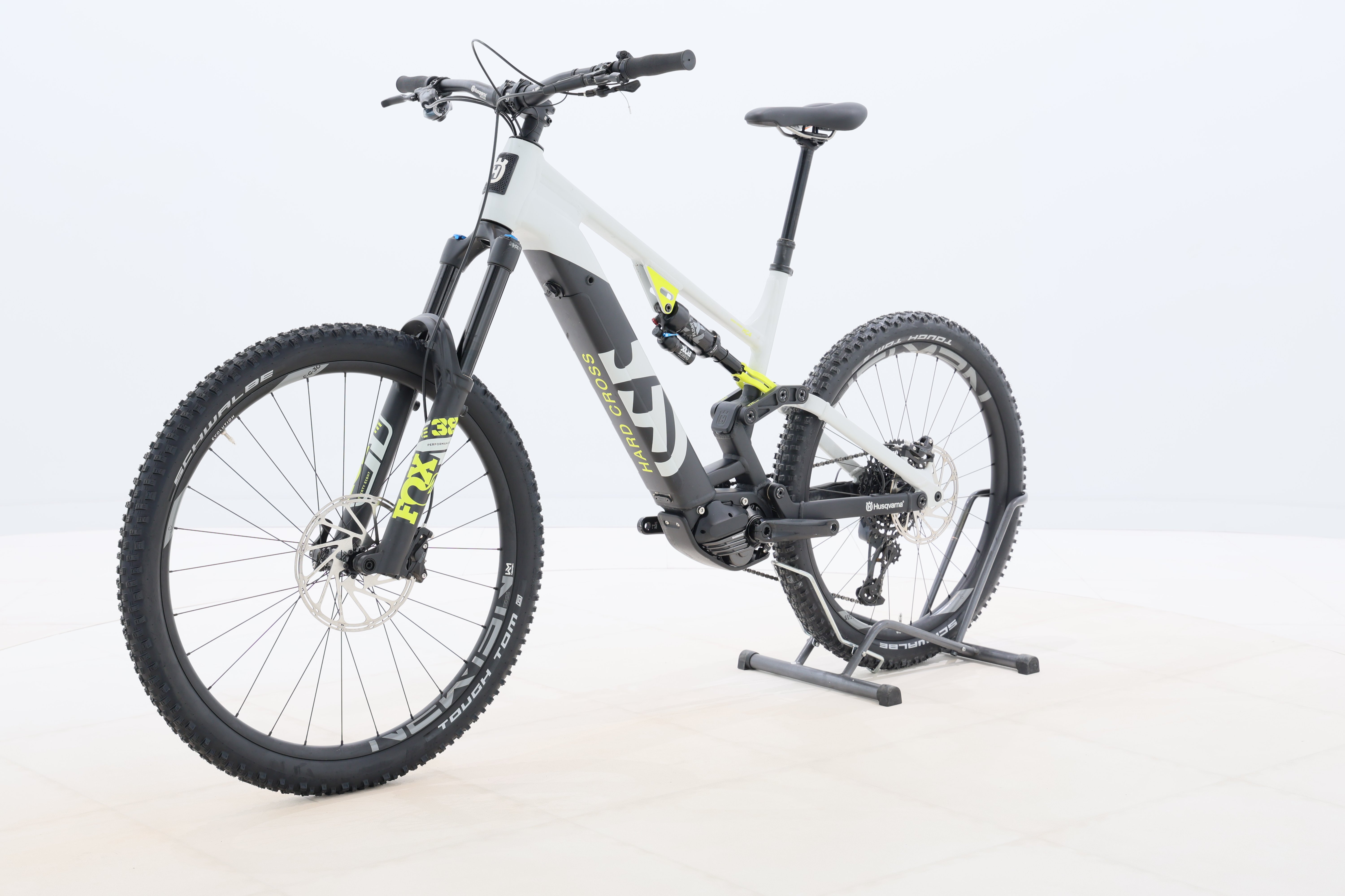 17c2dfa6-25c4-4d8f-8e07-0faee0dd3084