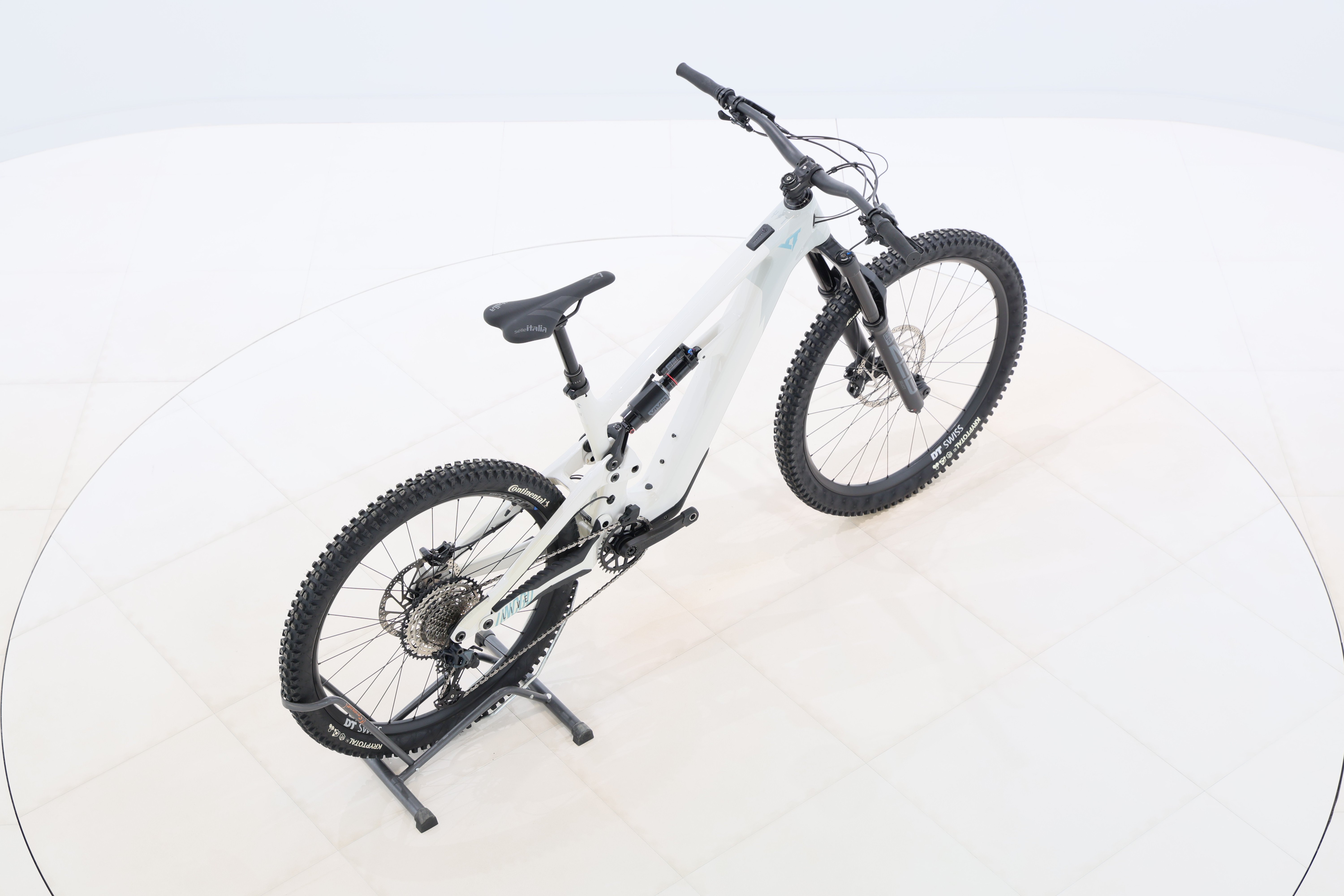 c1e8e386-ebf9-40f9-b994-0b6834216cb8