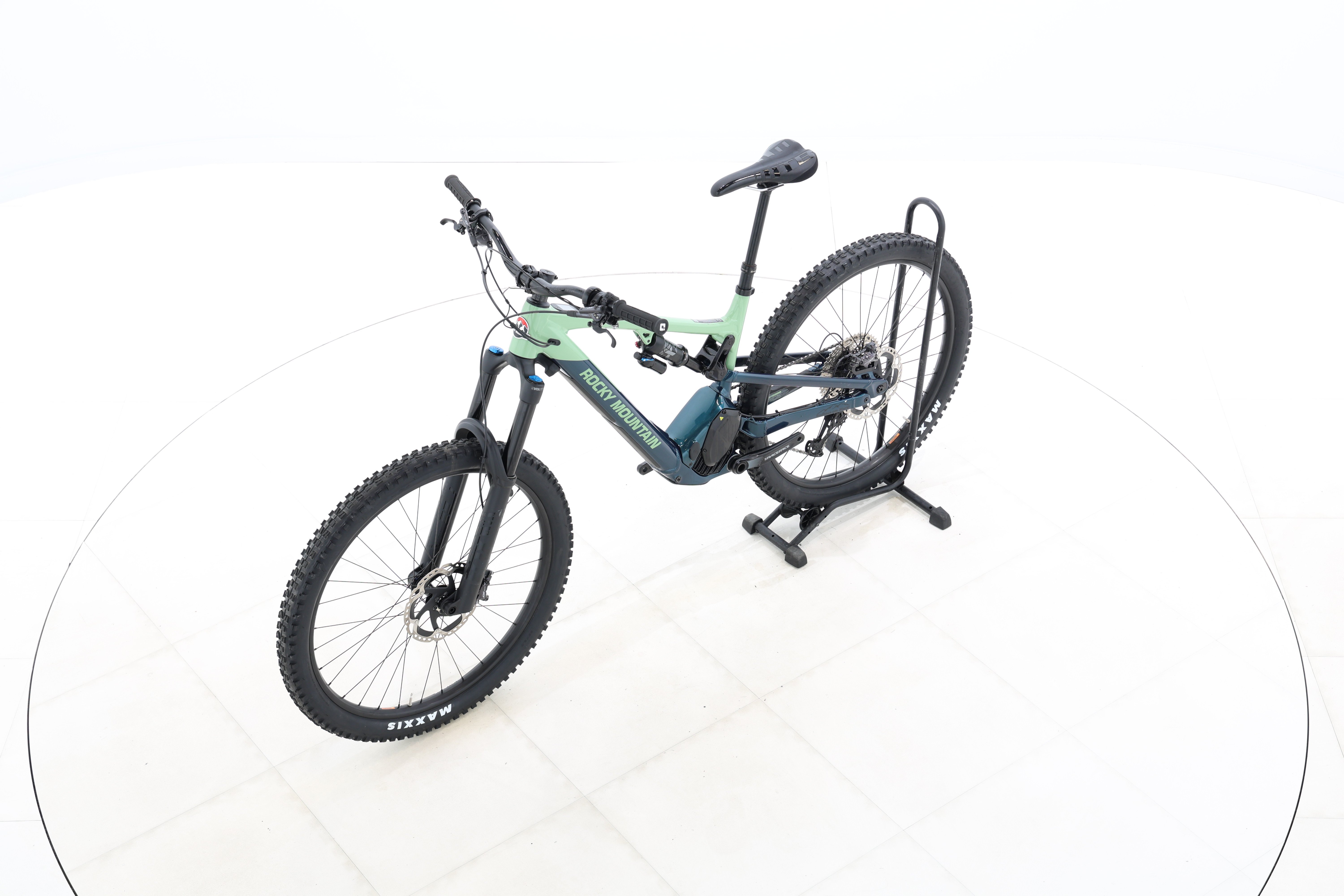 a122049a-08a7-4a5d-be37-4c81a2707a40