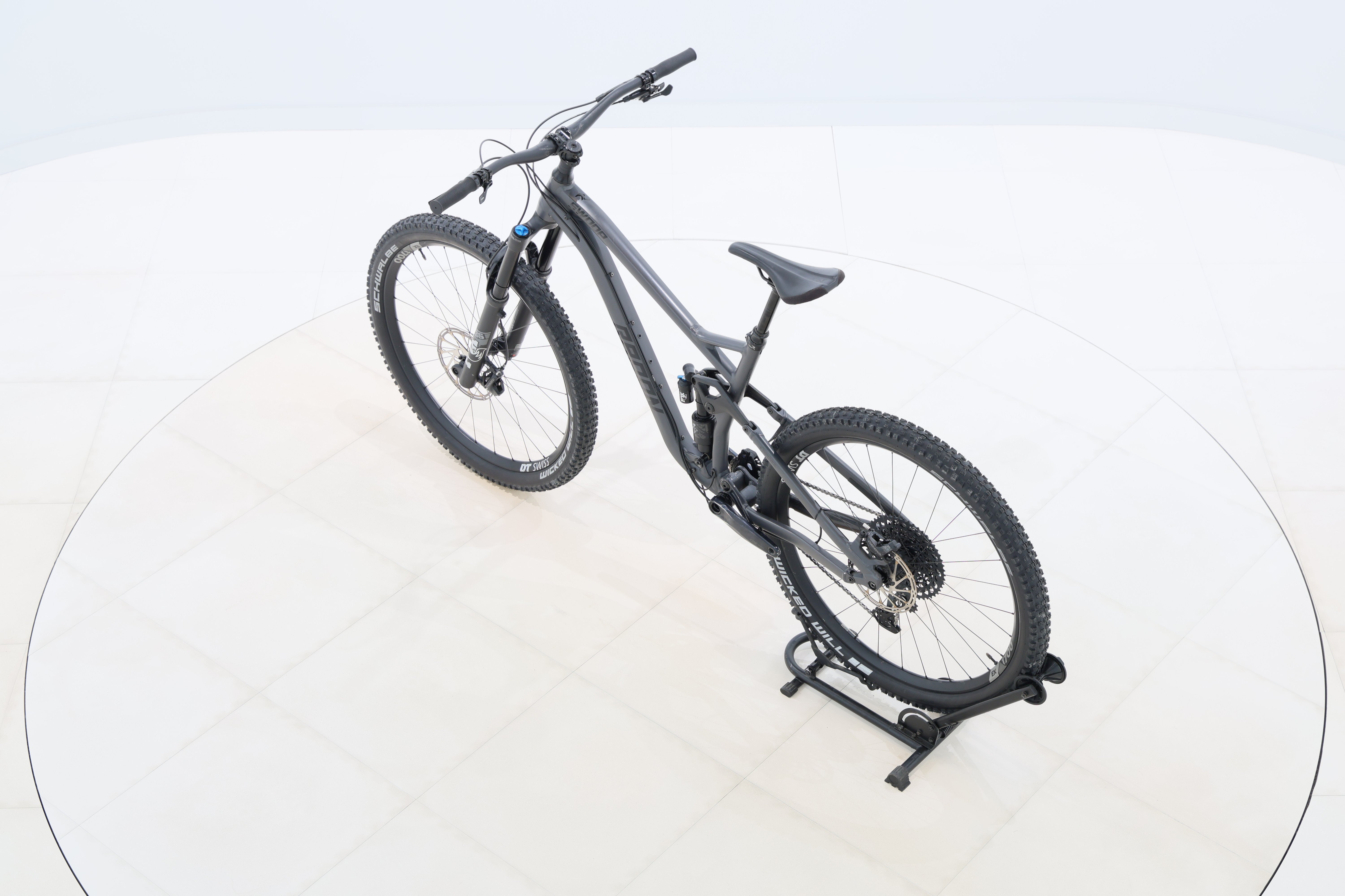 413e30fc-fce9-4ddd-ad2b-e8b52212a4e9