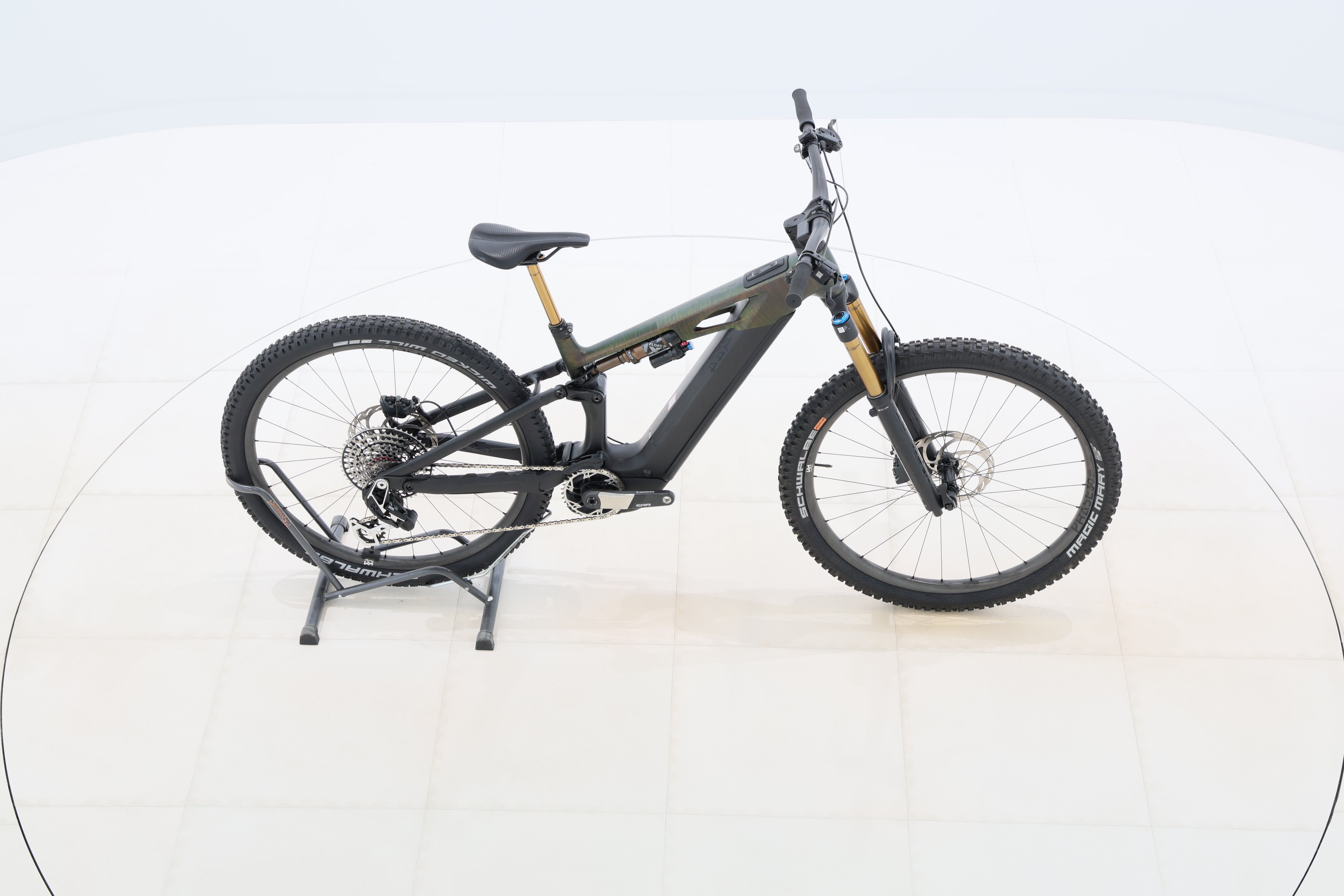 ec72d95b-8940-454a-bfaa-2e934e580505