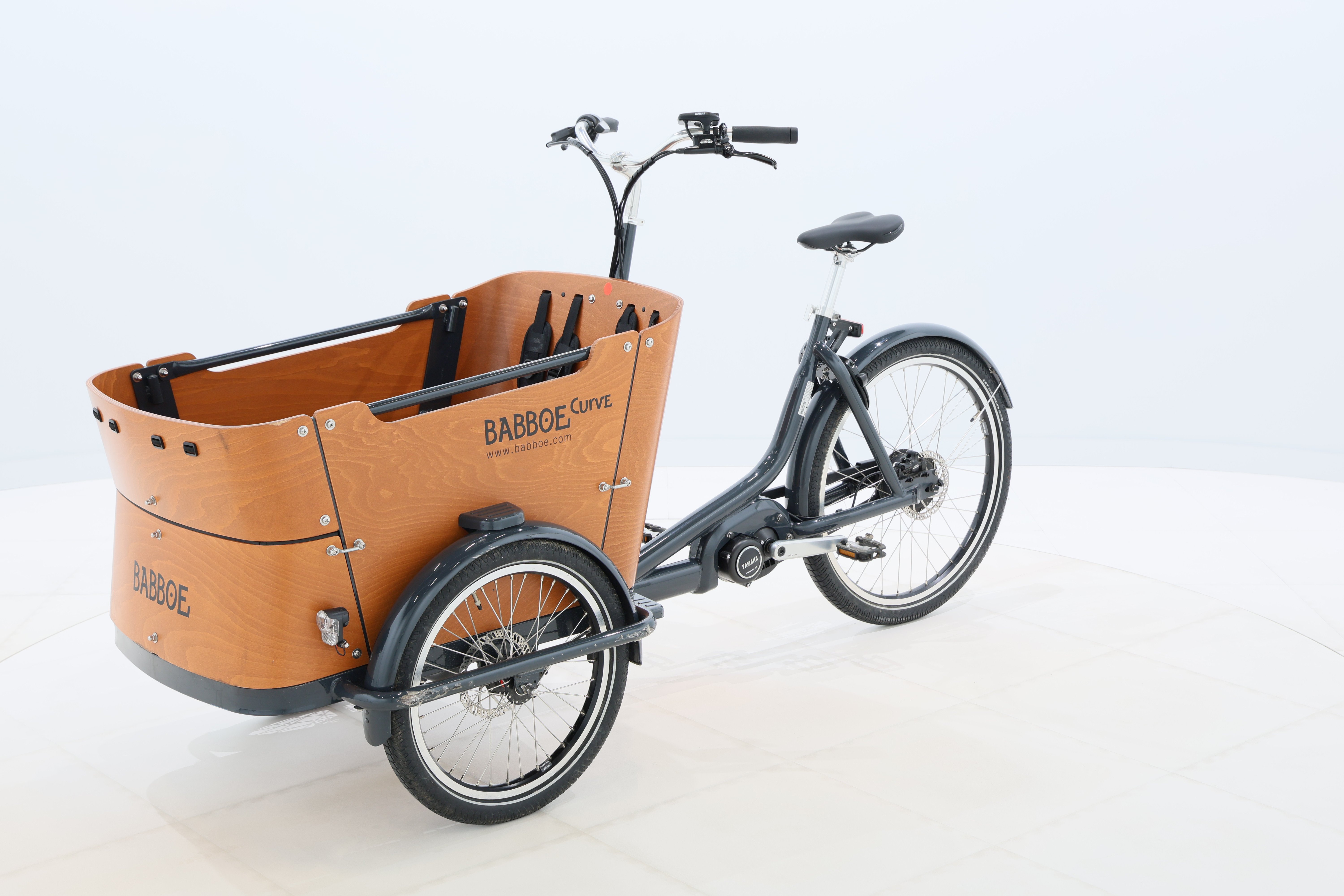 ee7e31b6-5d9b-43e9-a08e-18a33f8a9804