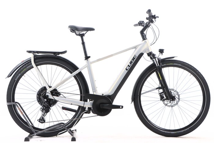 Cube Touring Hybrid Pro 625 2023