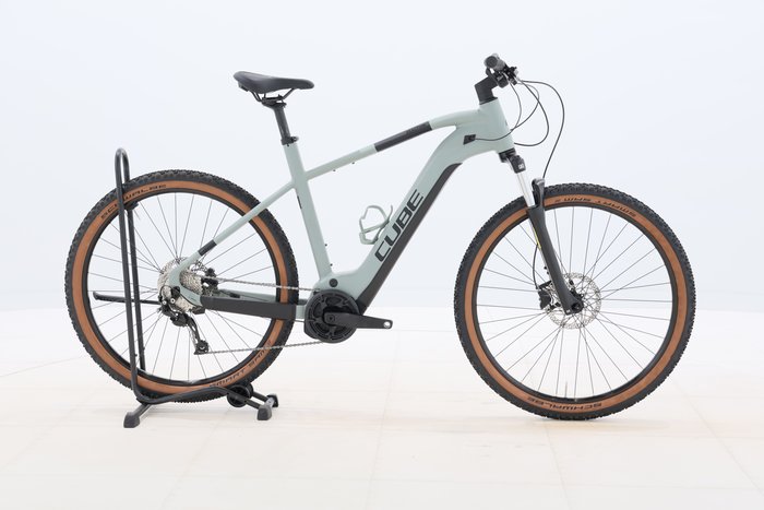 Cube REACTION HYBRID PERFORMANCE 625 2023