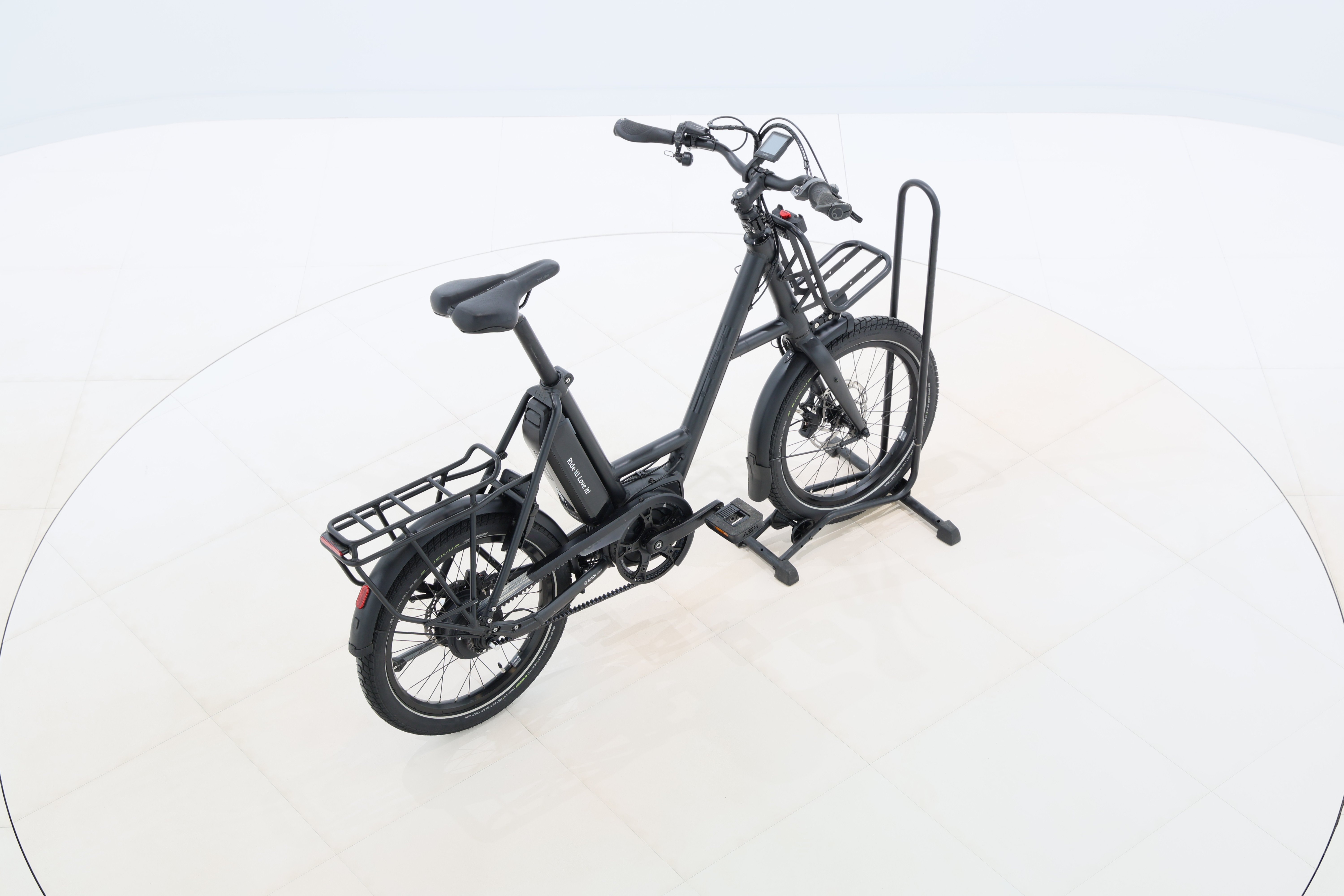 13d076c8-5afa-4834-9fc7-56551ff80d38