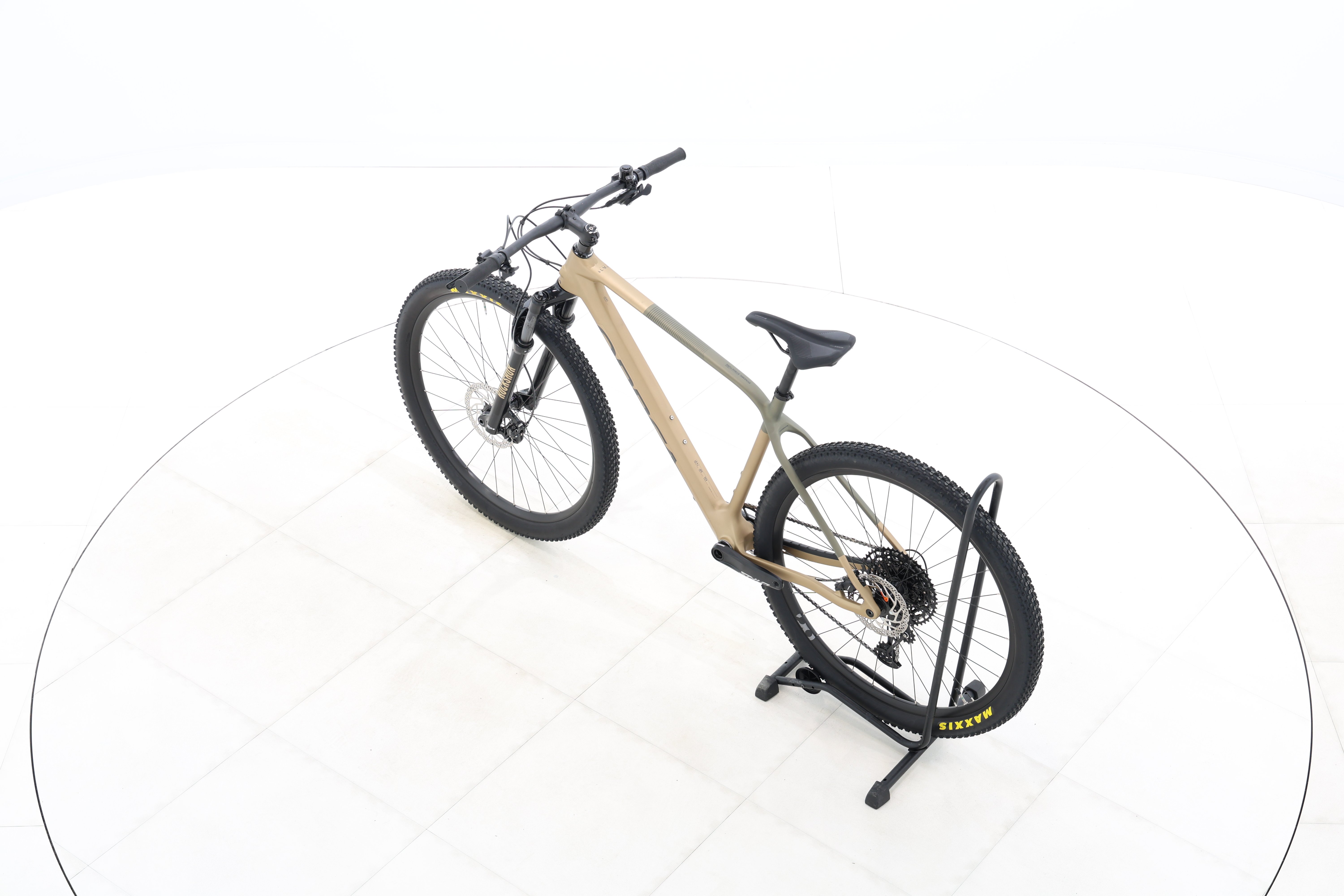 09d700a1-6746-4cb2-a3b5-e13c5a266b34