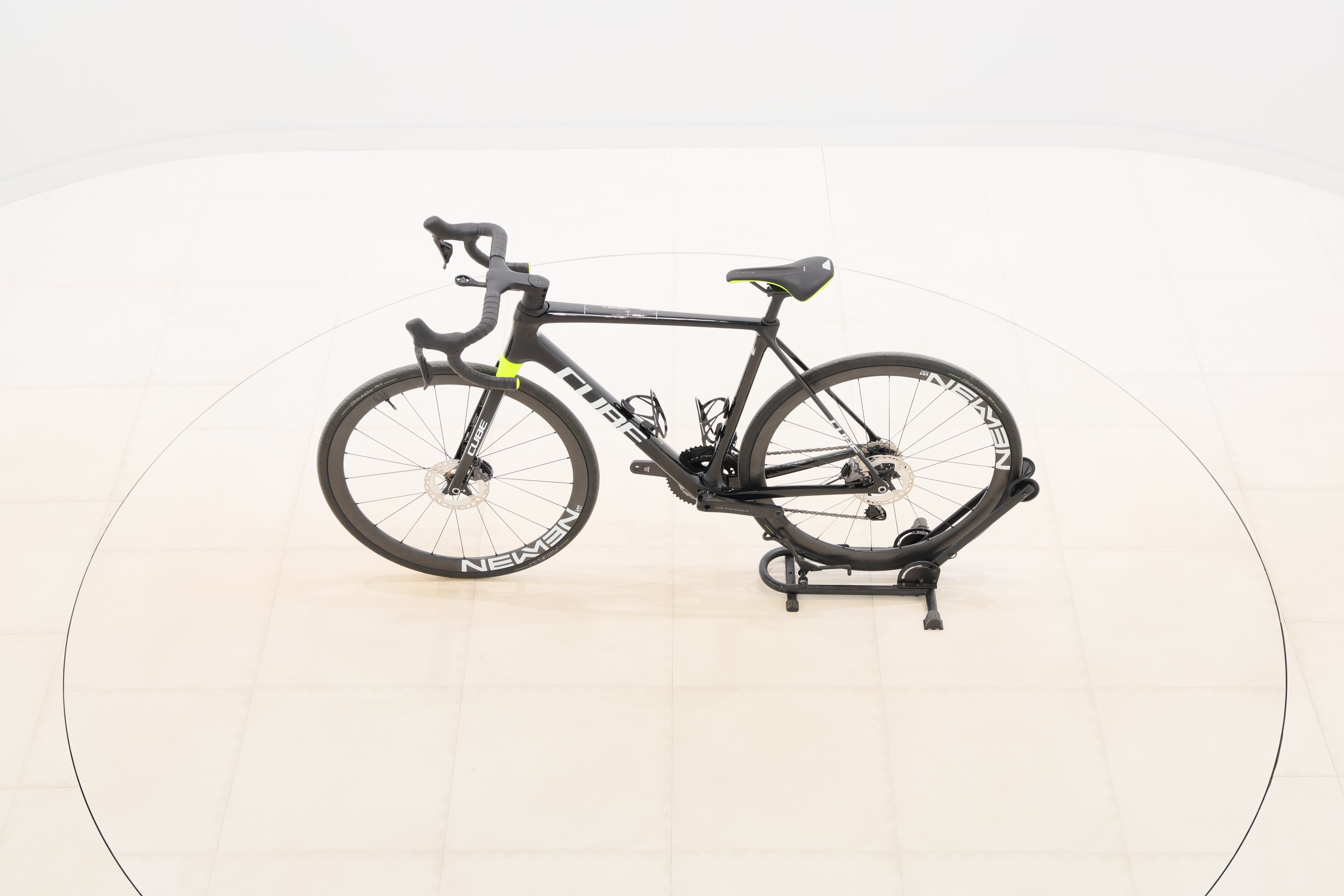 bdb99430-be3b-45a3-ad2c-d8baae6c3362