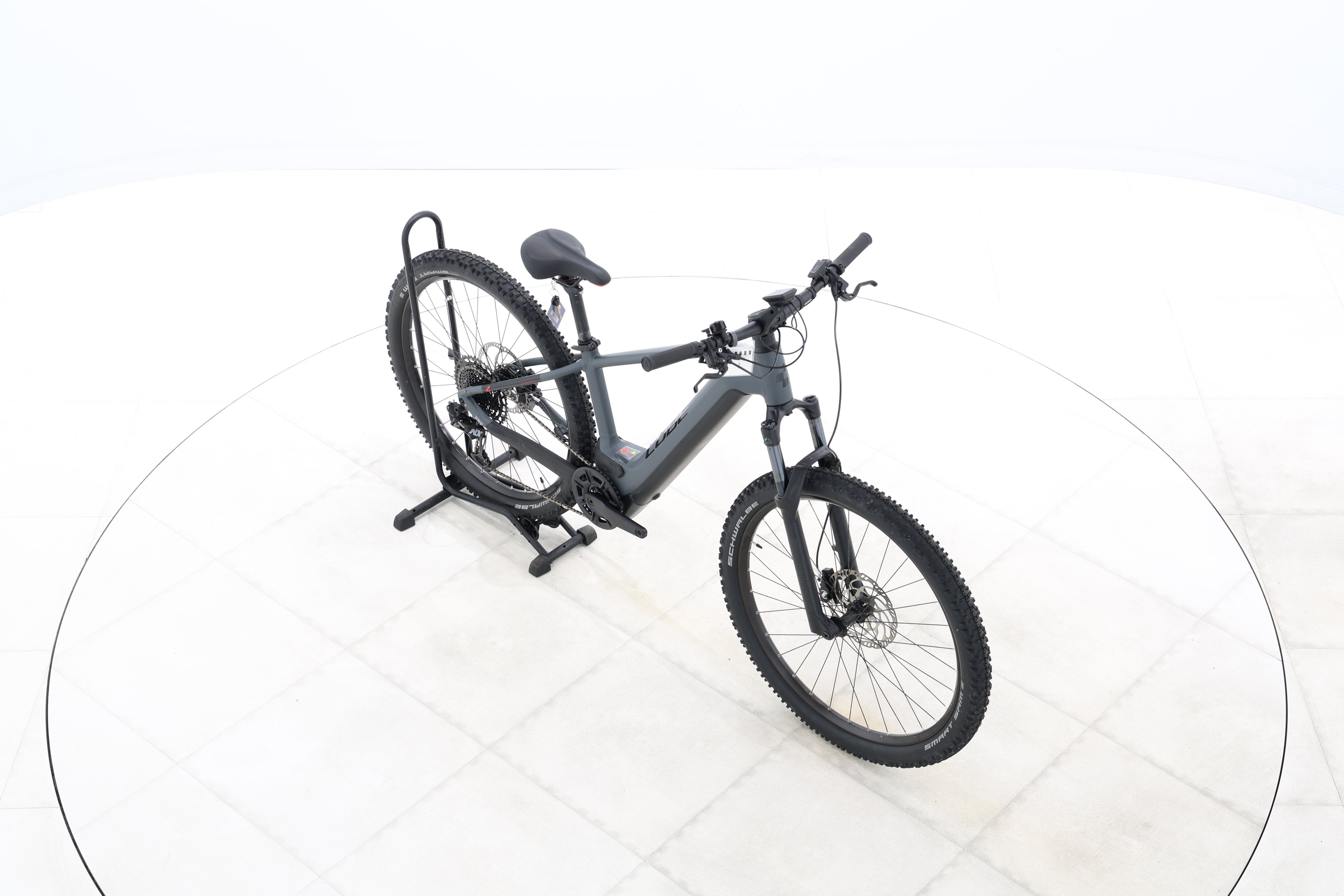 ab20c853-688f-4d64-aebb-fc0726f80a1b