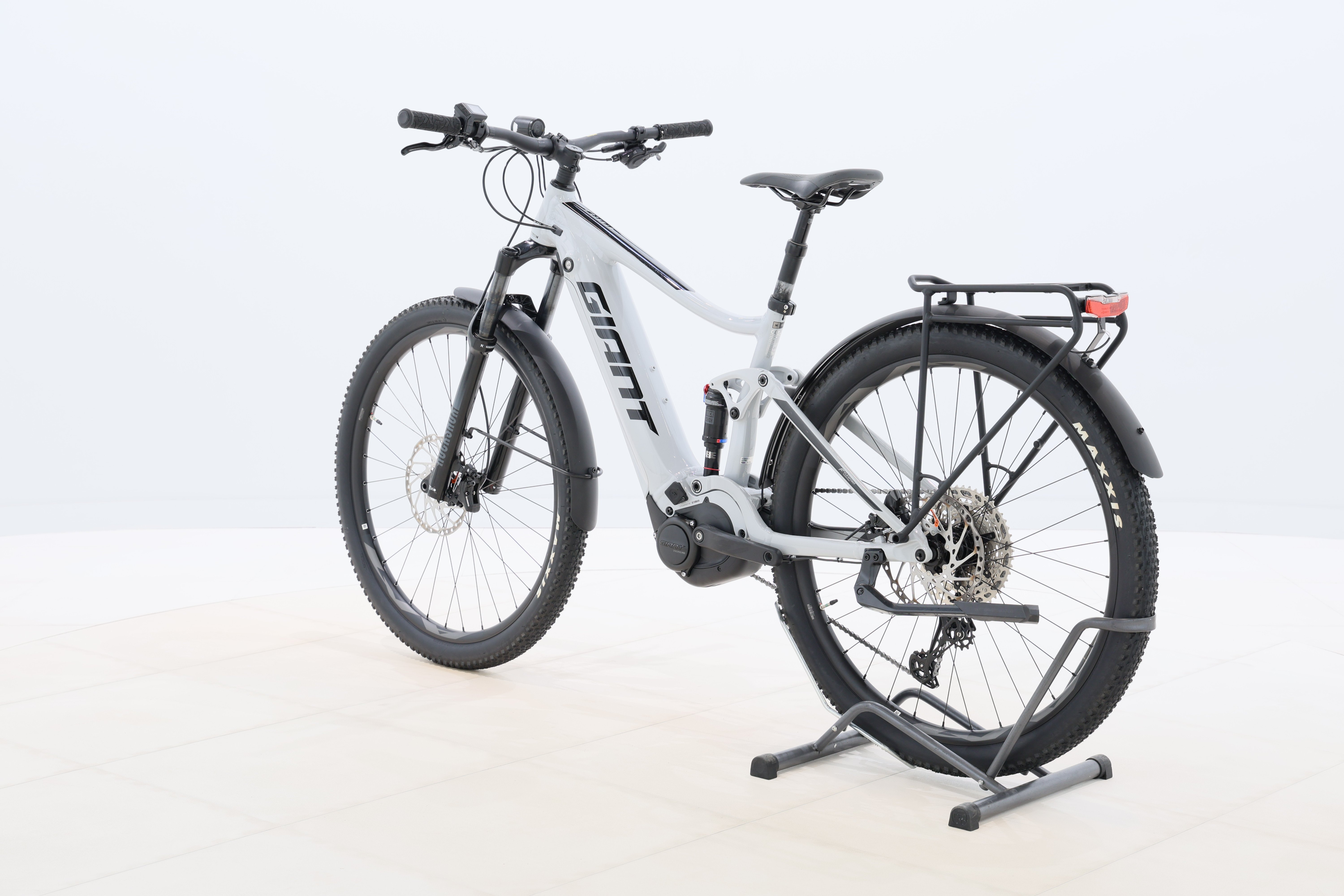 832d6b3e-e331-4909-b9a2-baea288f056a