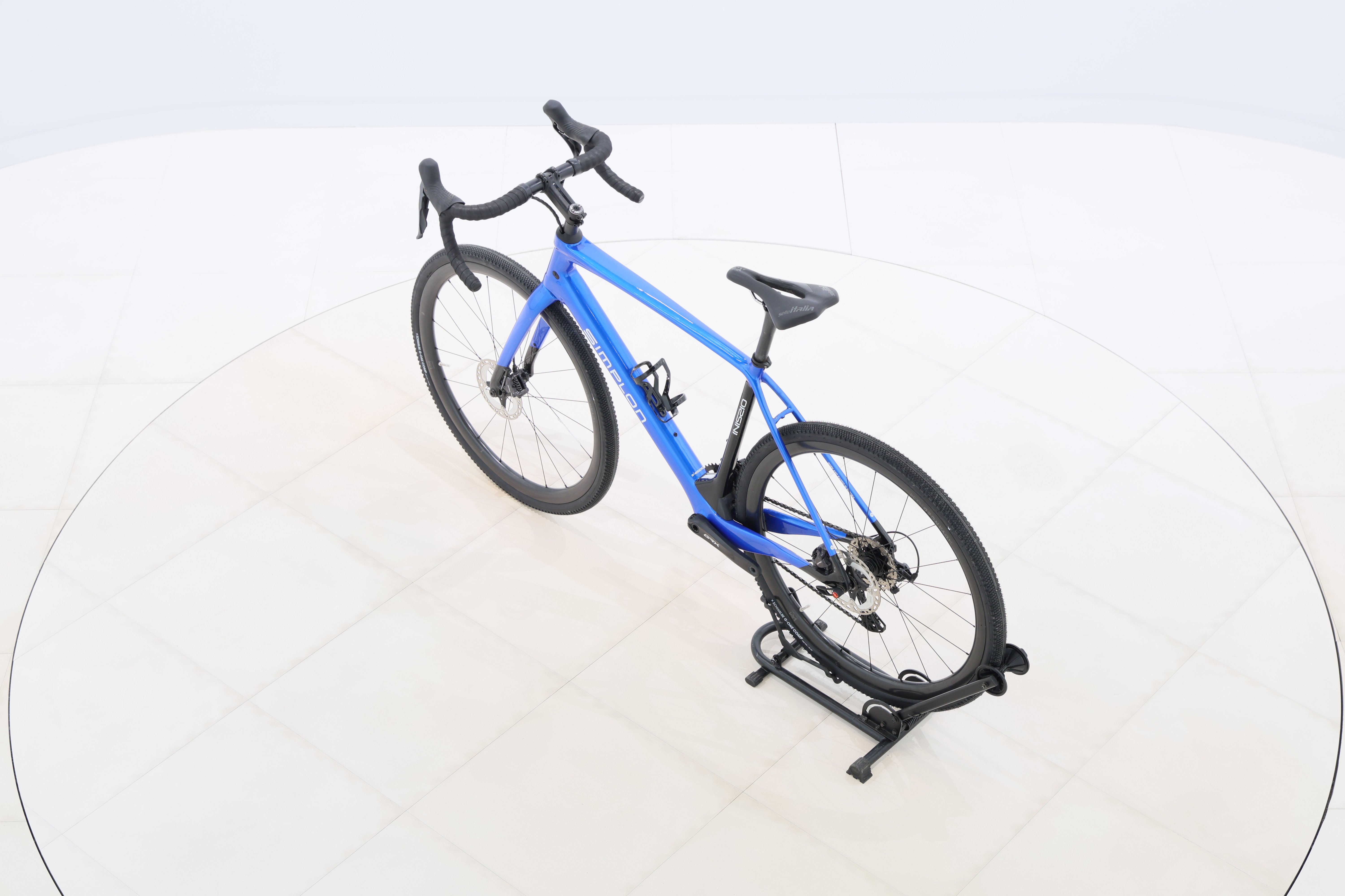 b6f690a5-ed70-42e5-9c44-6f6de089f664