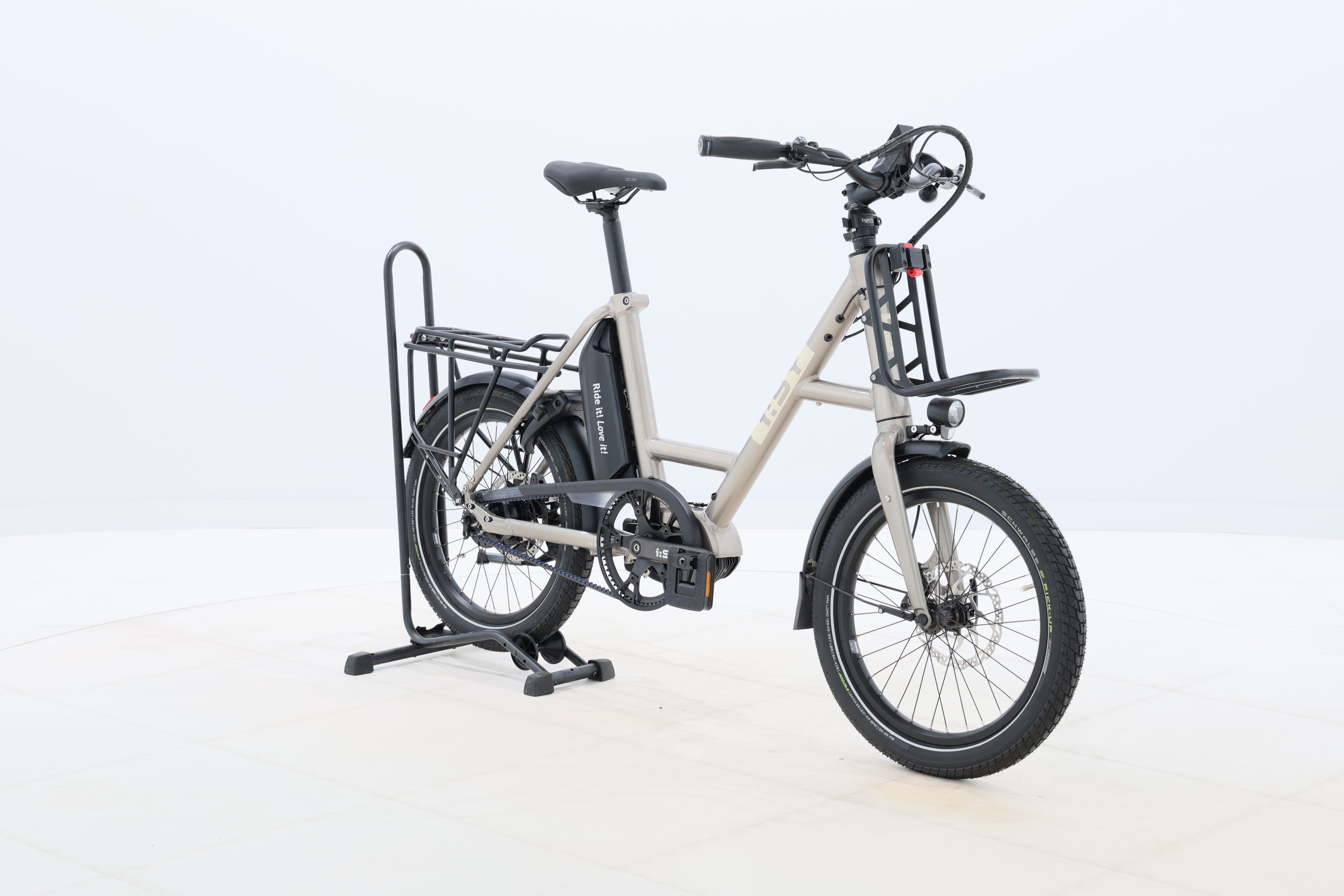 3bb1c854-4cfd-48cc-a819-c3380147c4c2