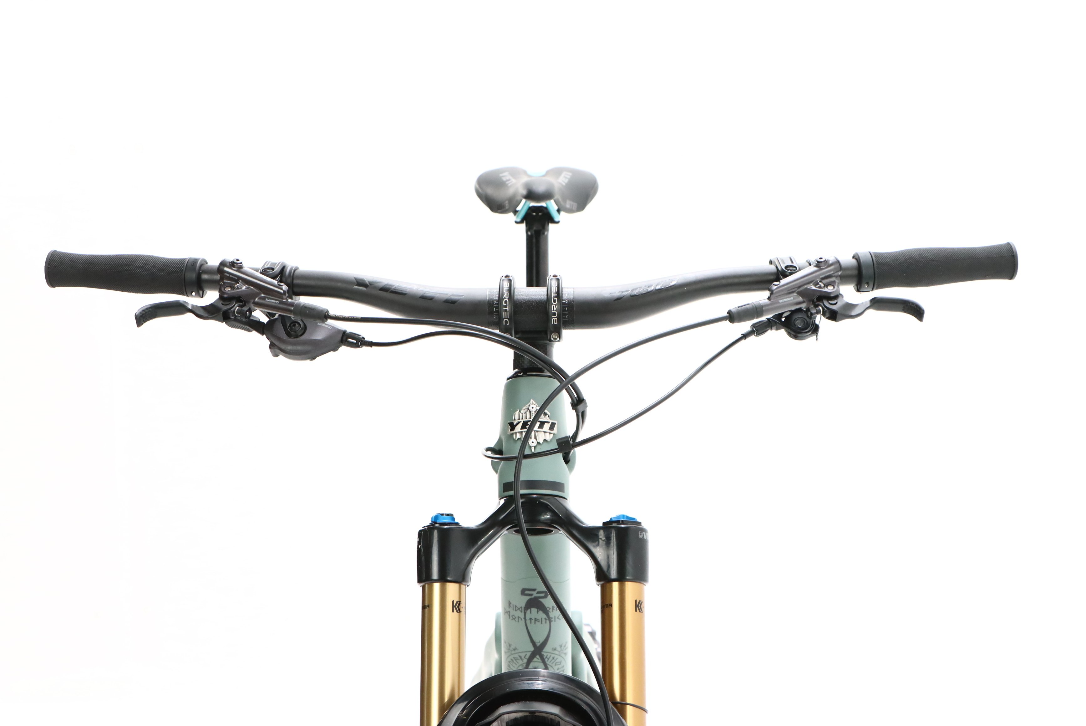 9e028413-40ed-4119-9301-3c13b2920c6b