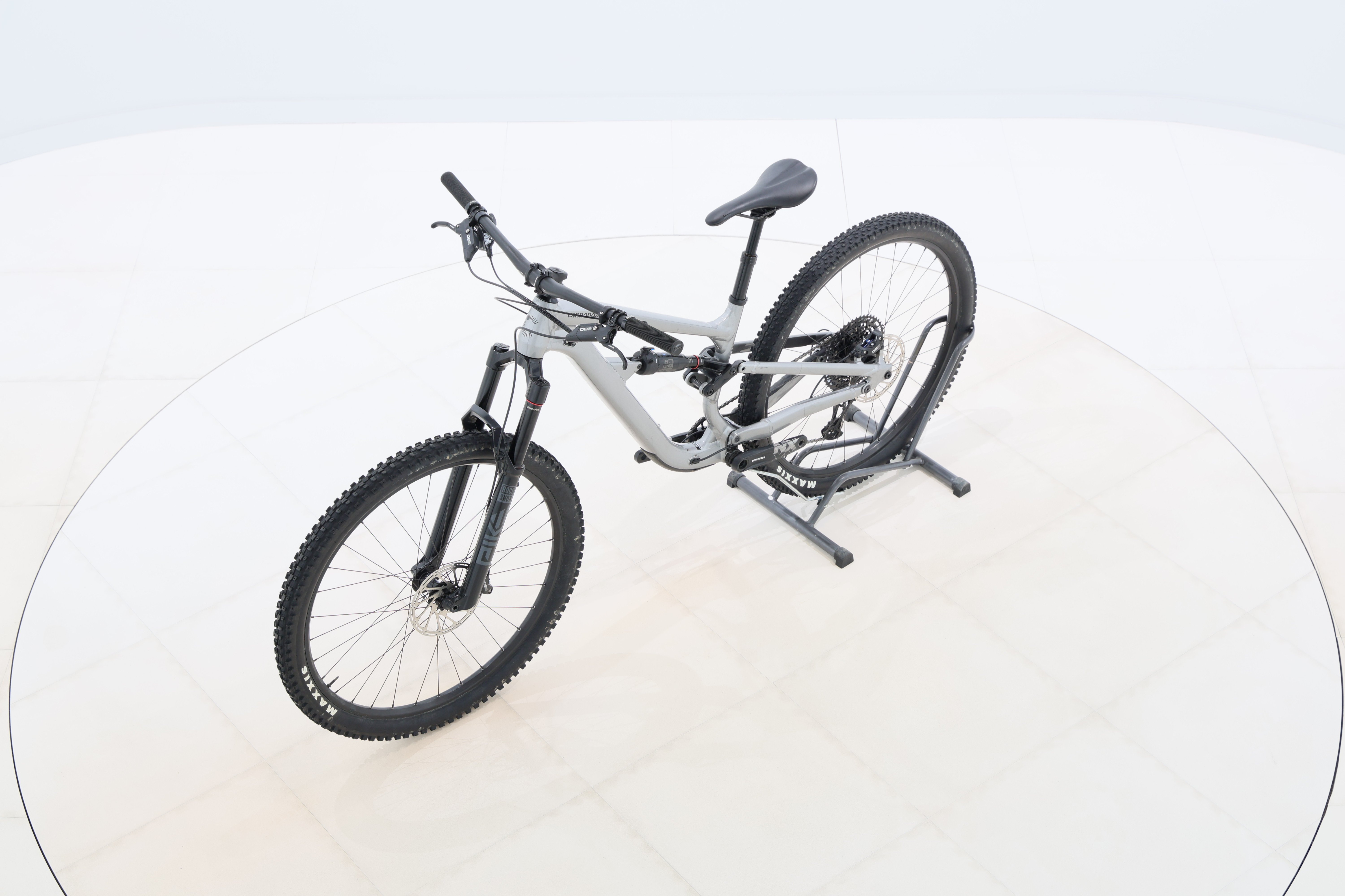 ab2d6858-30c7-42fb-b6db-28b34cd638a7