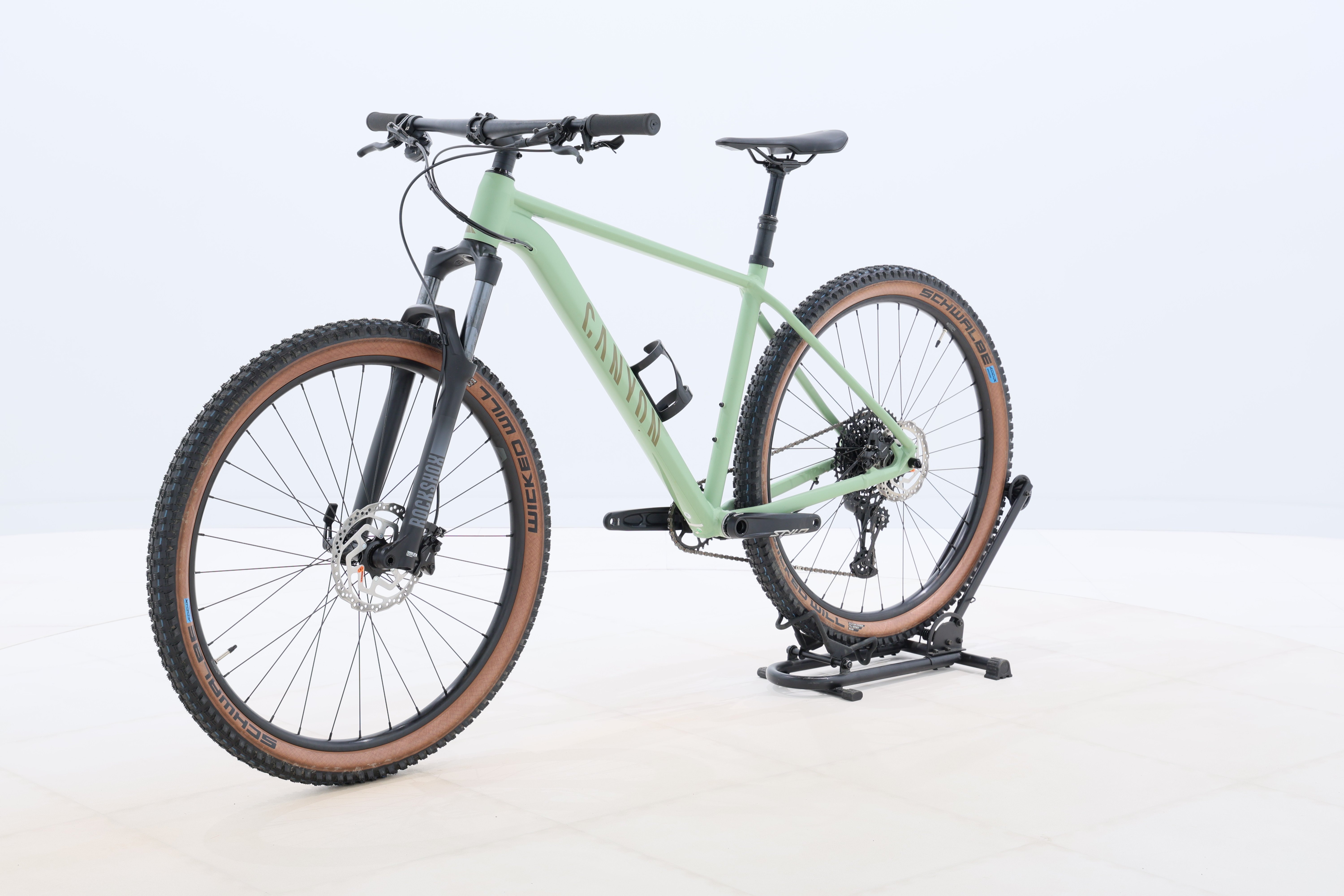 c52f41e8-296c-456e-93b8-d329c17aa8ac