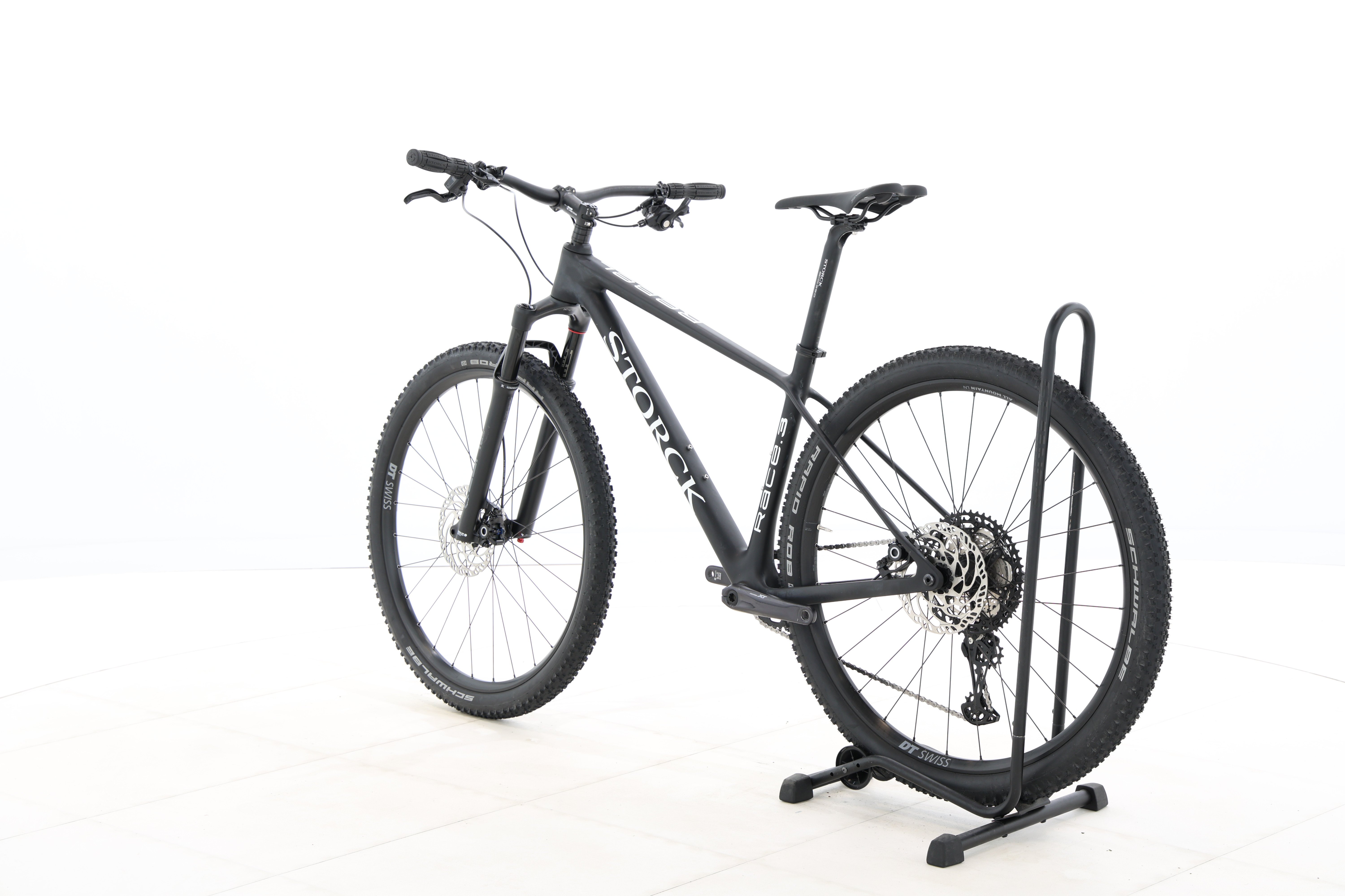 d18e8d93-40dd-4661-8382-caa751ad87b4