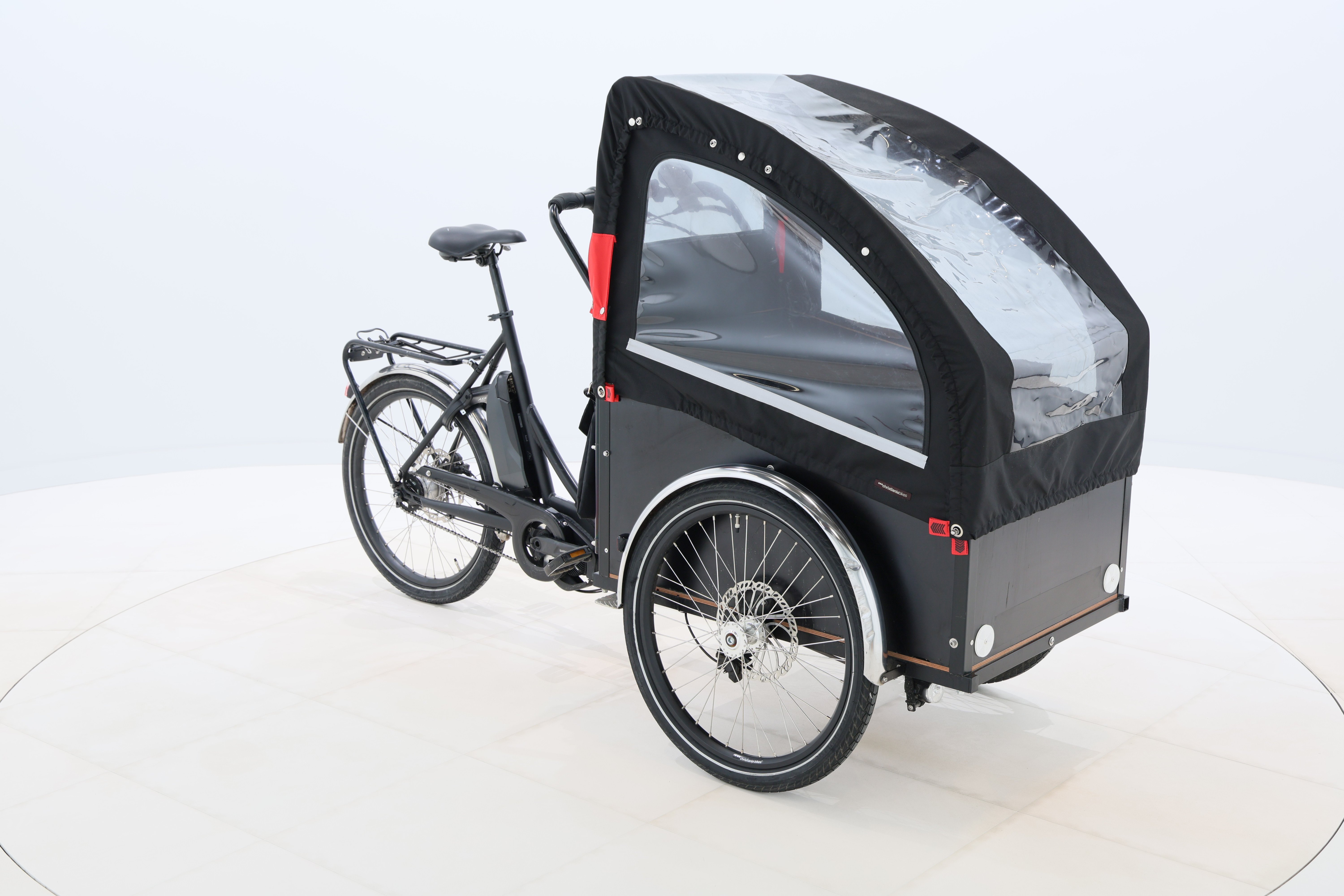 d4542d1f-1afb-48fe-81df-82f9b7c85e6e