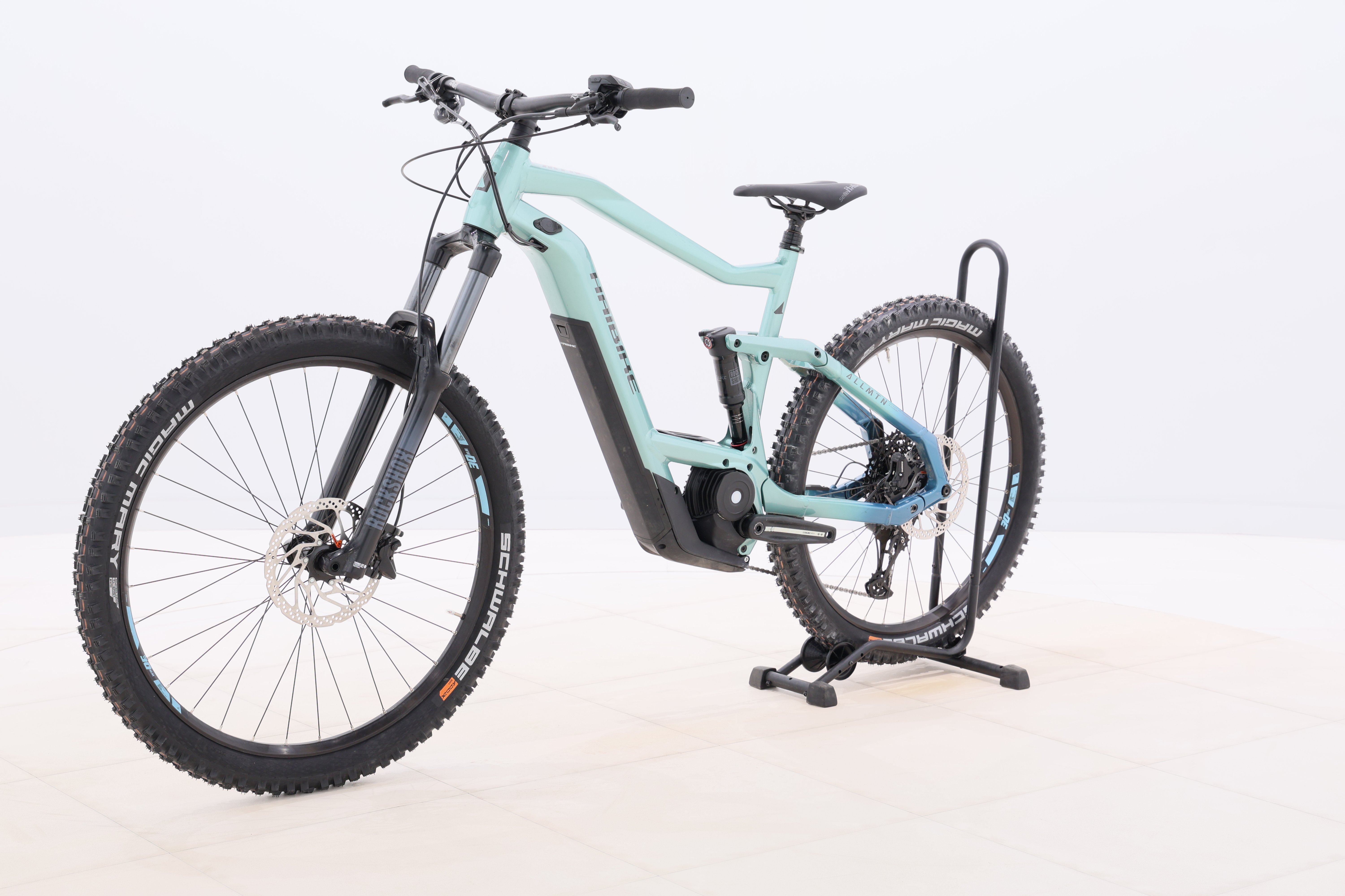 e252f6ca-abb9-42c6-8beb-71c6696c14cd