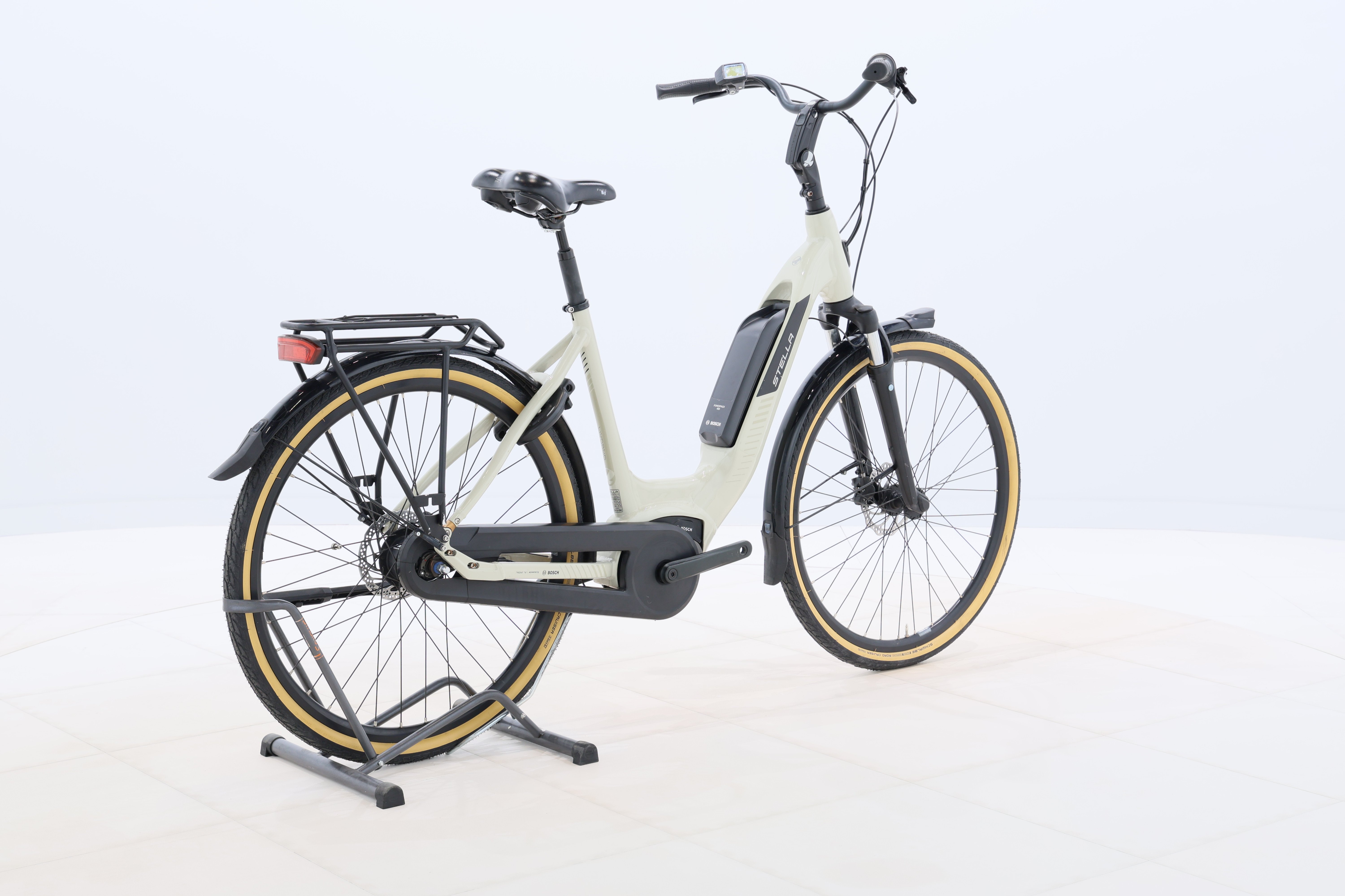 3dc074f7-691d-4214-81a9-6902f33a74db