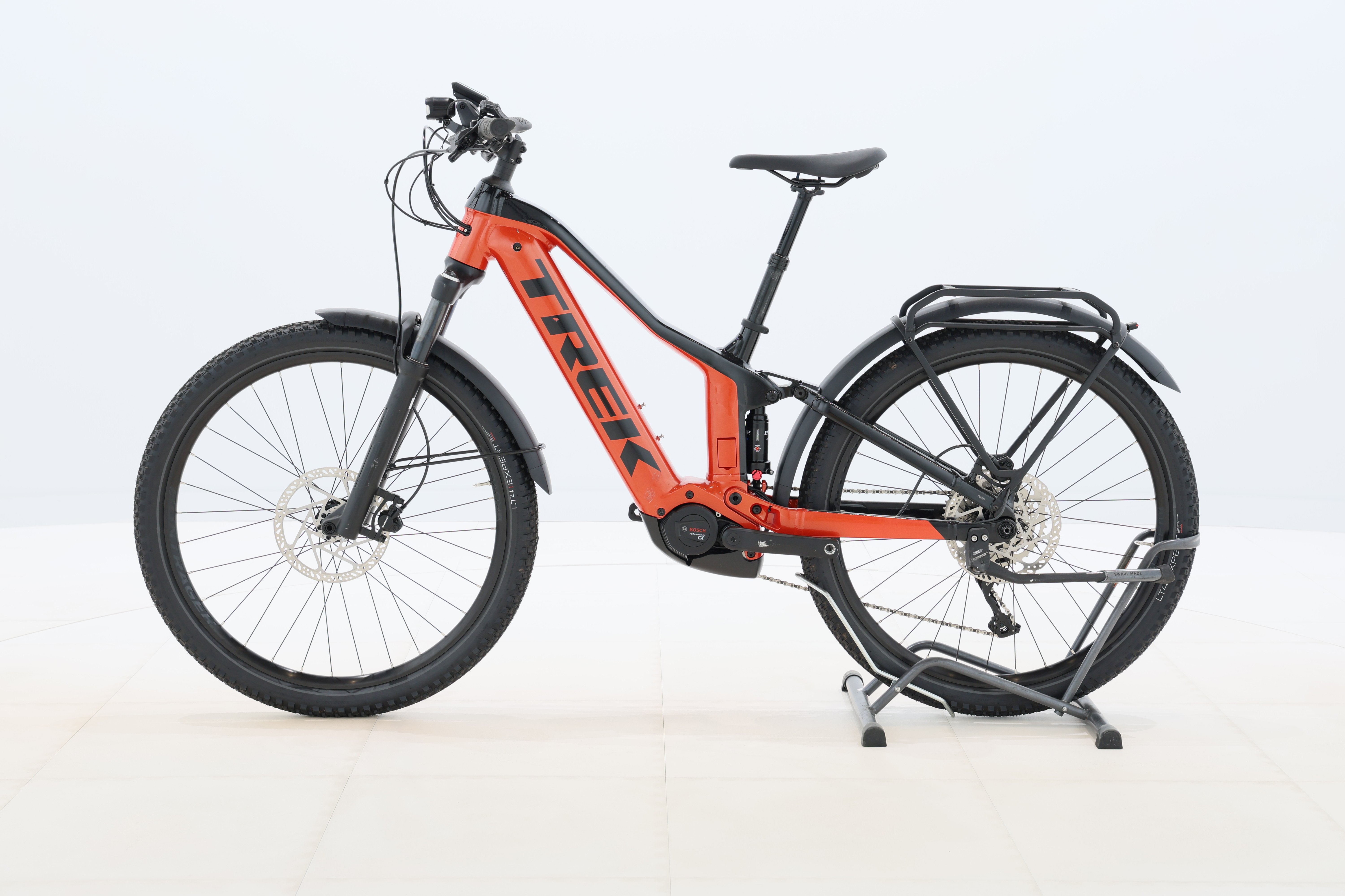 00b67314-f79e-45e6-8d8a-8dfb6e66e5ed