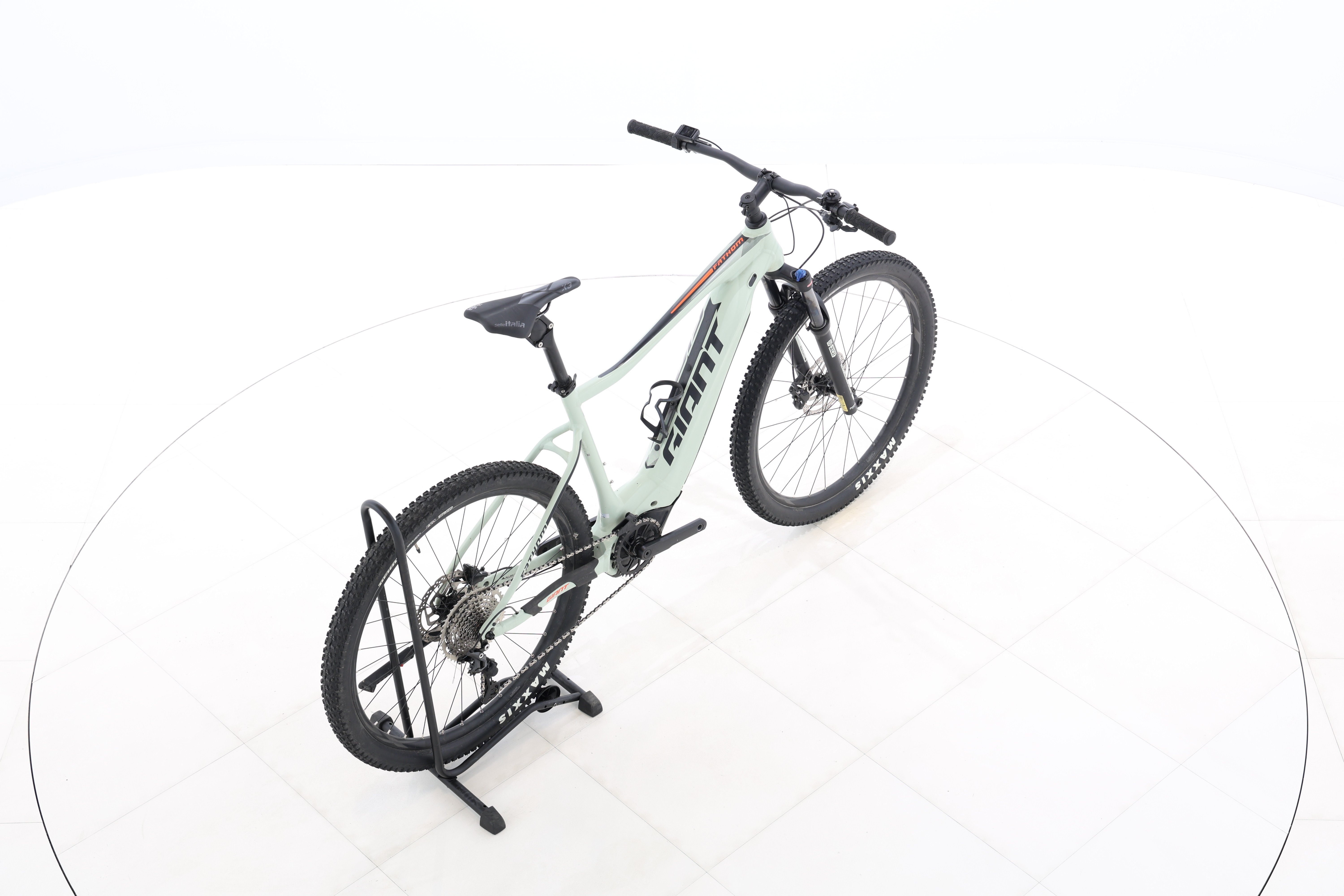 6e6d16f5-bcc0-4783-9b63-0b8324b39303