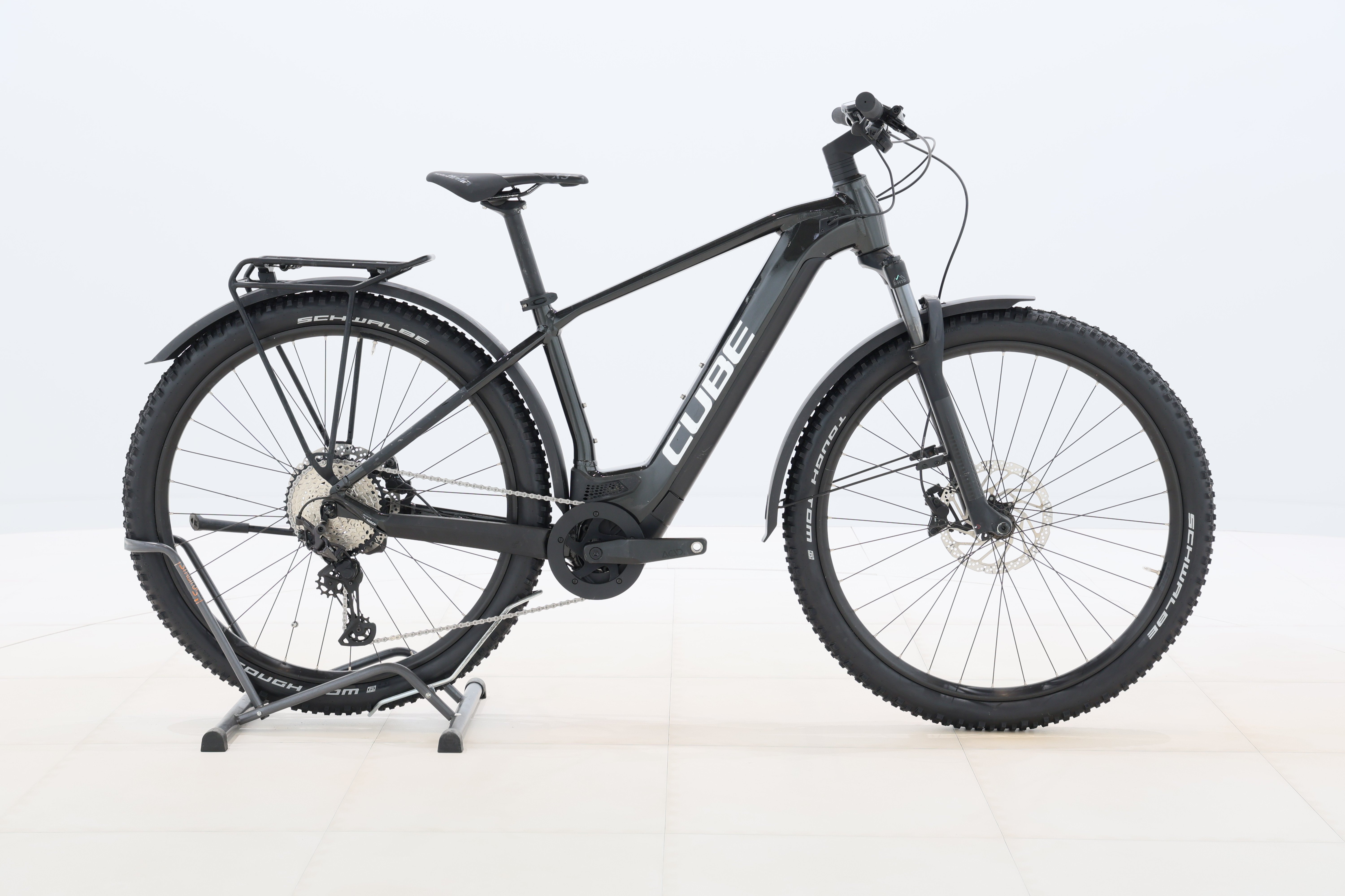 dfc3995a-9124-48cf-b9f3-8b551b97f0b1