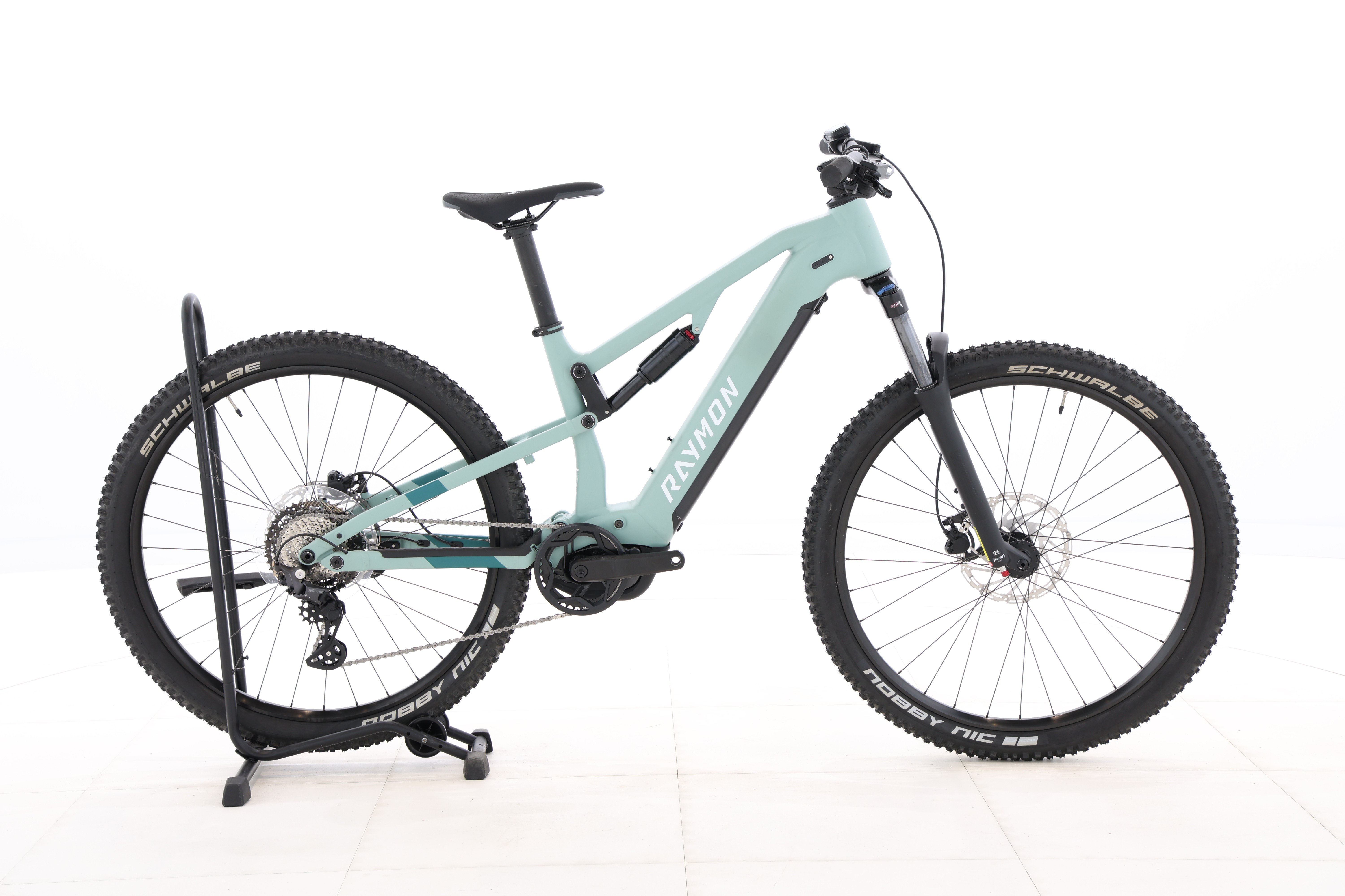 c06587a3-4e3d-414c-bf43-2d641ee9b75c