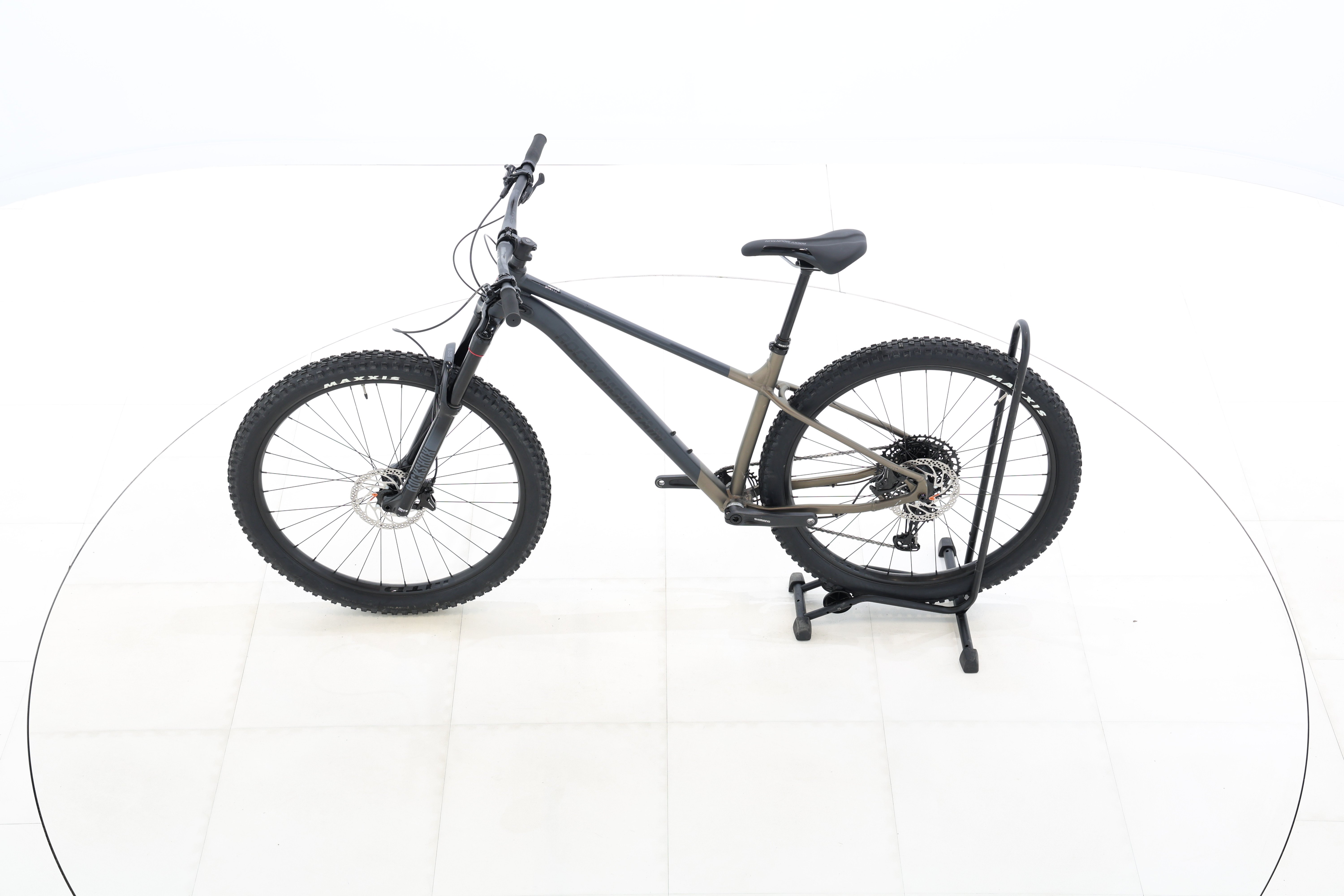 e6de18a3-0c19-40f6-9482-b94c211f0fb6