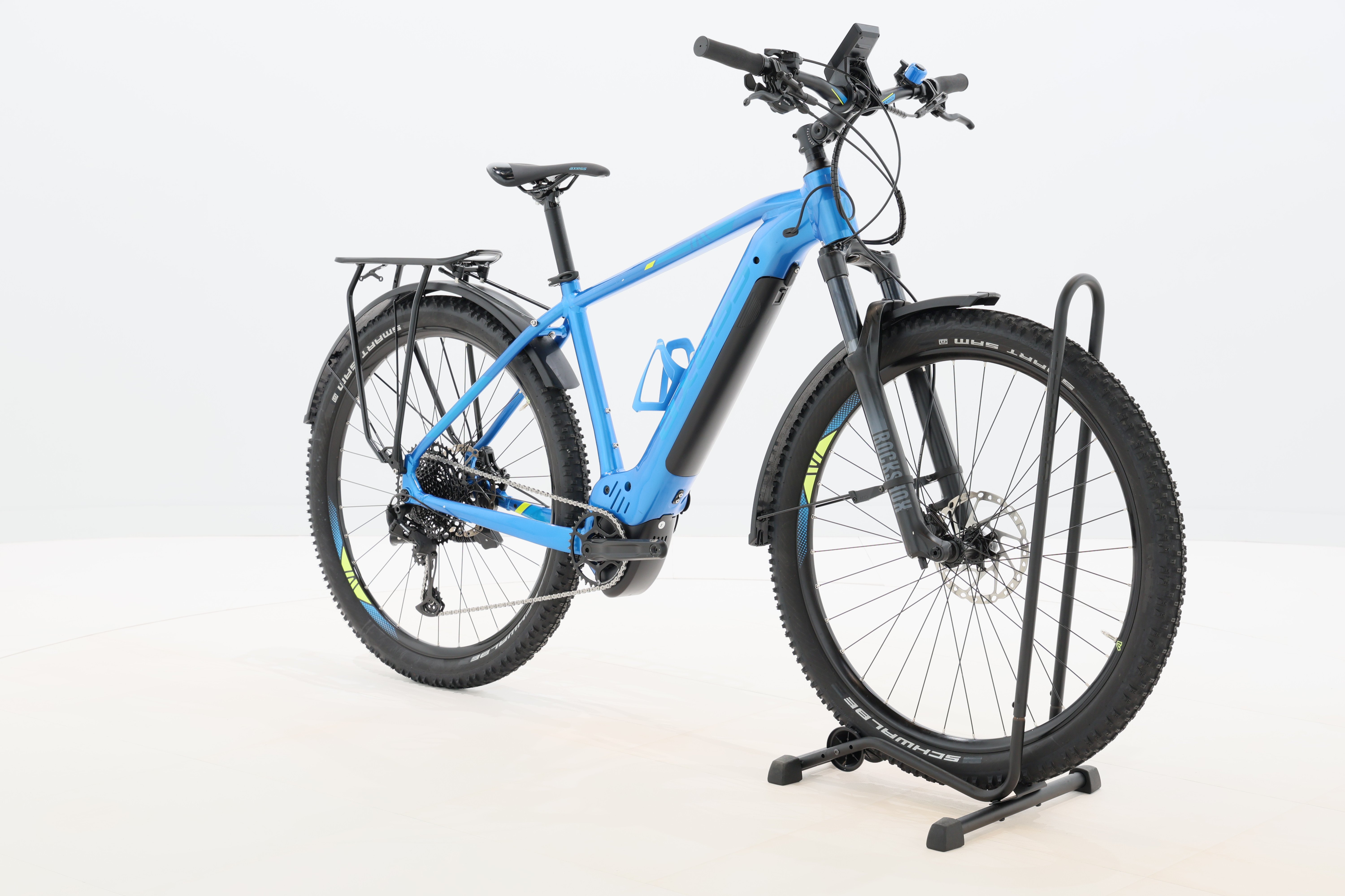 696482a9-ff00-403c-8047-a9e1937fd3ef