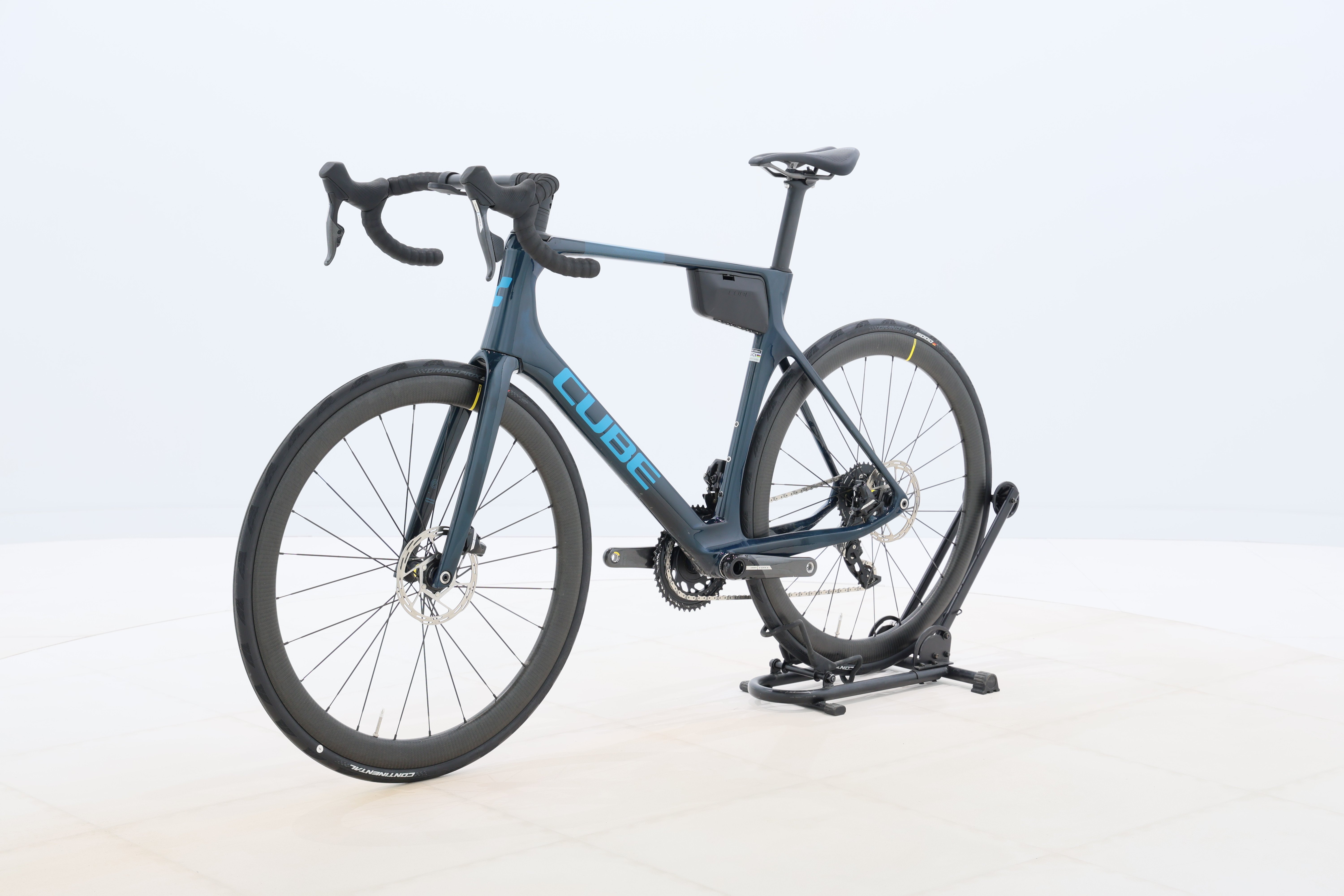 fb226b9c-0318-4bf2-92e3-4f1d94e1e701