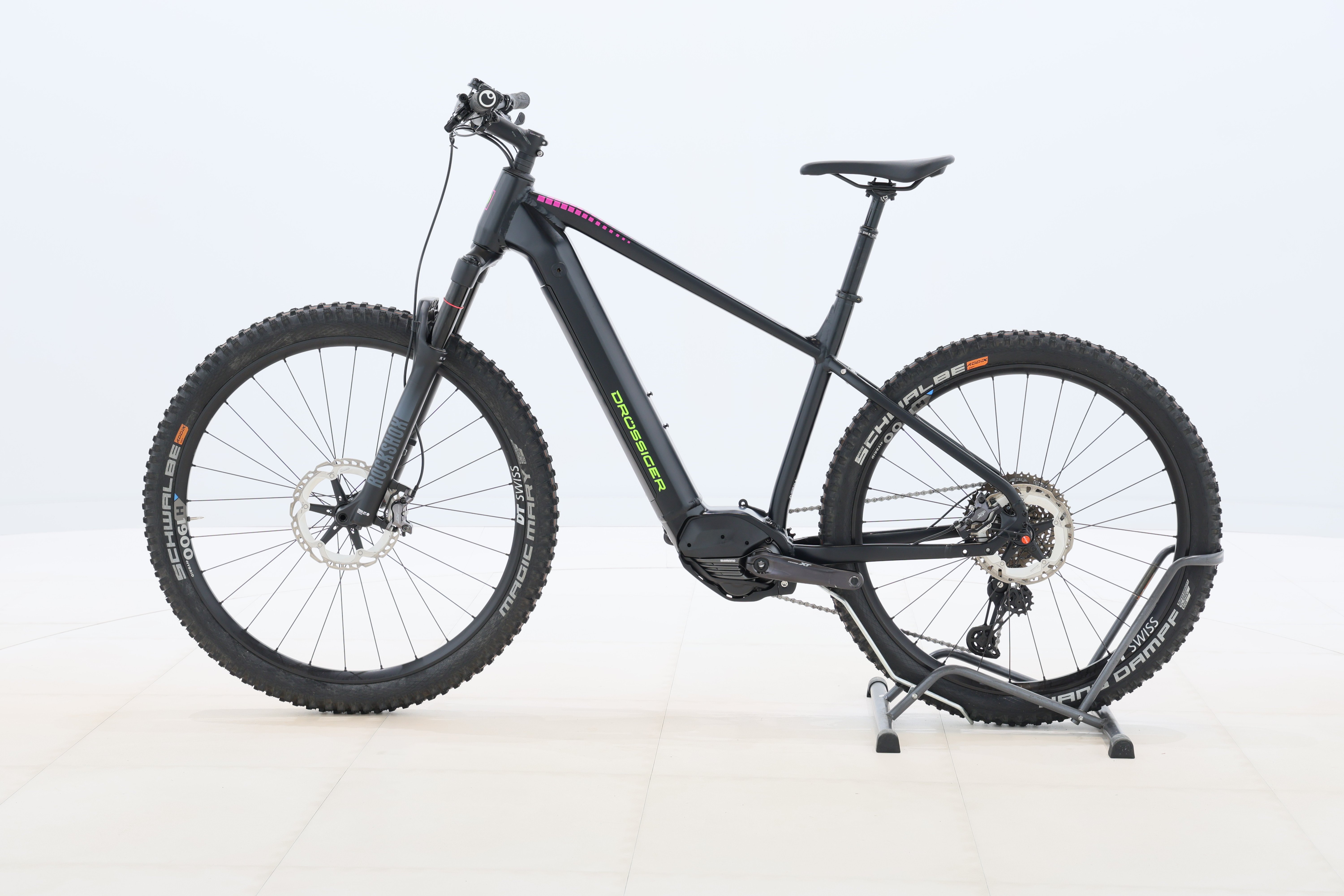 d5691d27-d2e4-4112-8994-cf1bbdb13b1d