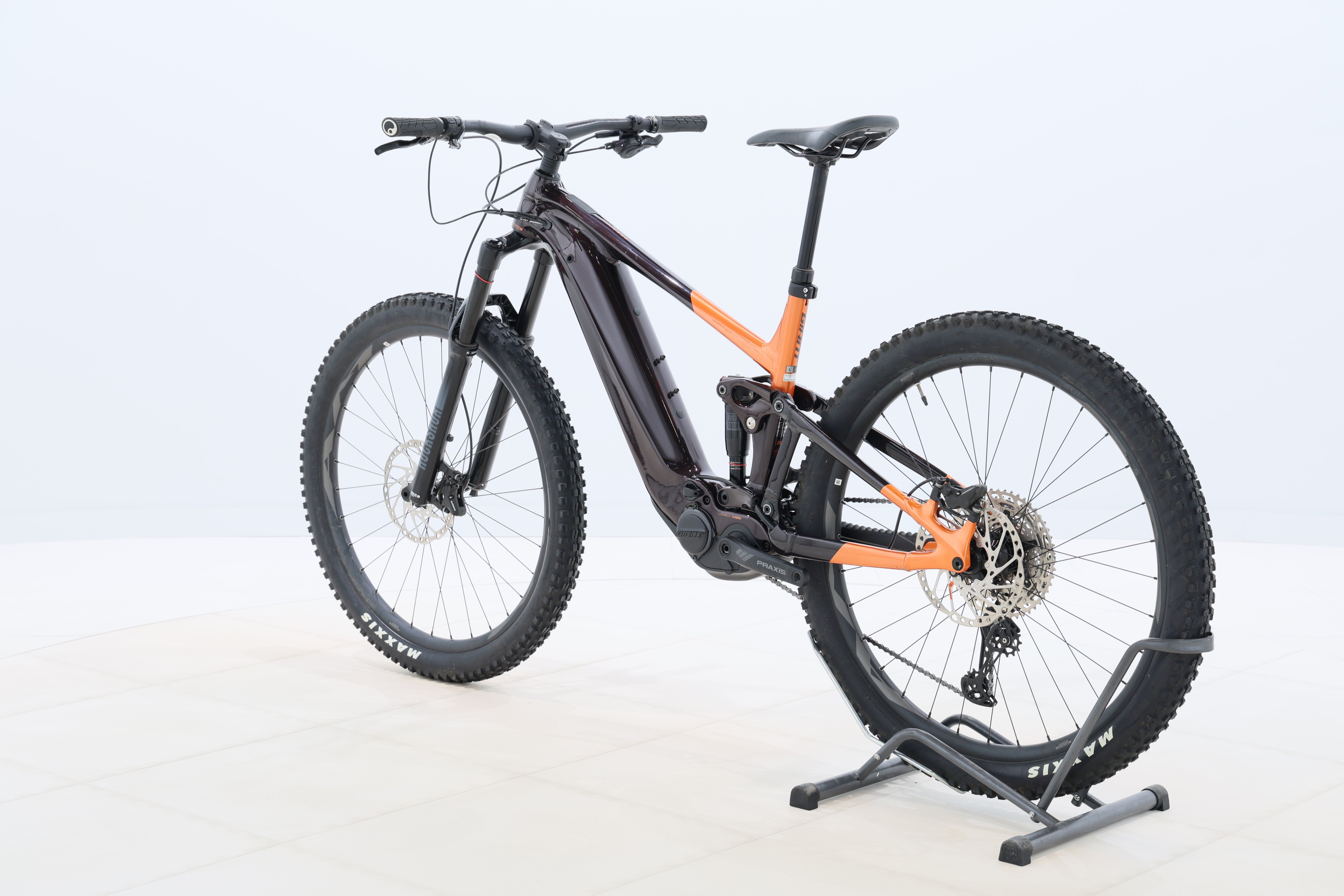 ef5c43f1-03cc-4c9c-b29f-3982c28366d0