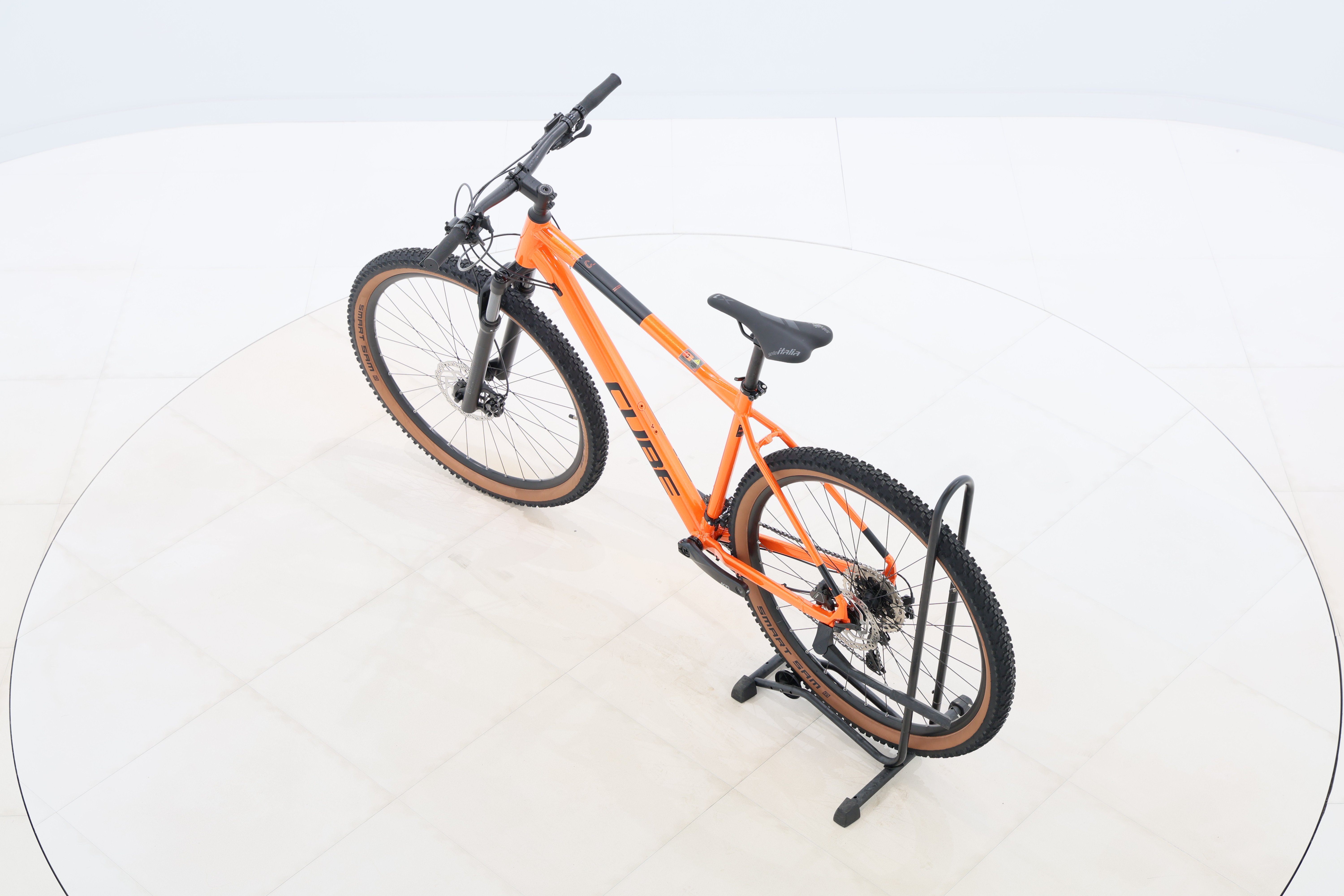 d3a8e3f5-338b-48ff-8d86-1a940de2b713