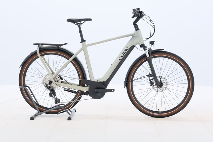 Cube Touring Hybrid Pro 625 2023