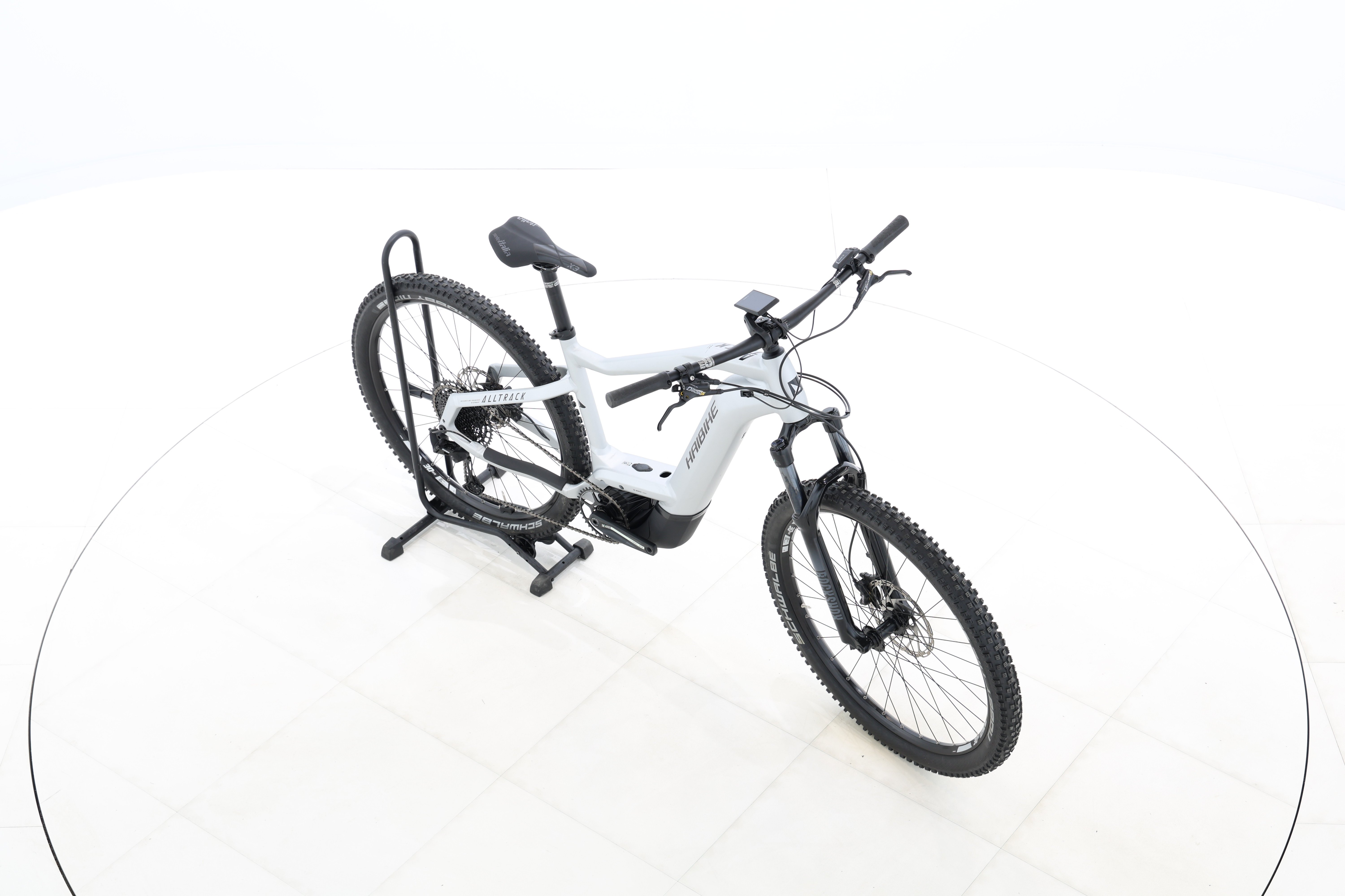 daacd42e-f3b9-43d3-976e-a0e51767083f