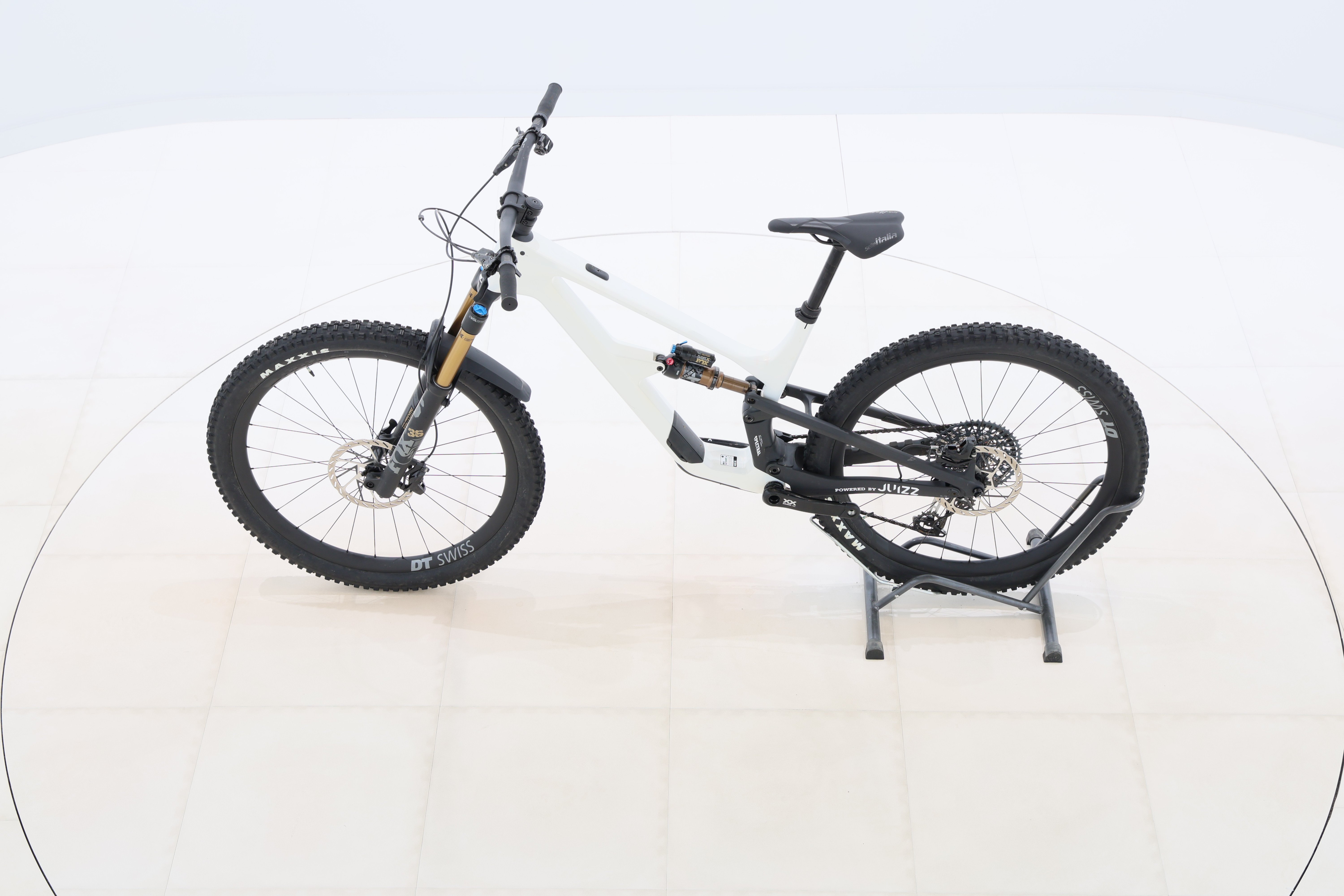 a83d1dd9-0782-444e-b3be-fcb45b73e485